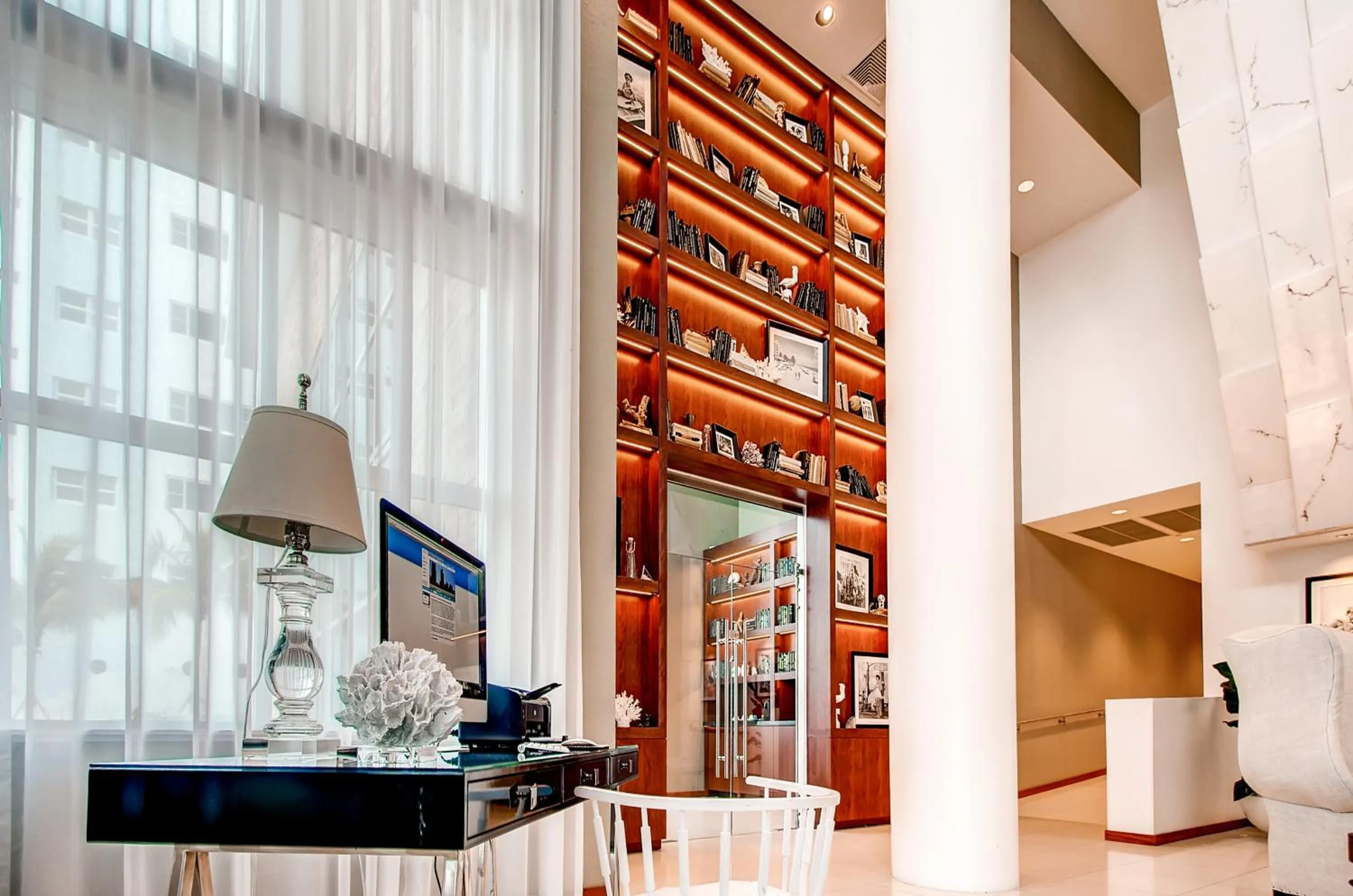 Lobby or reception in Churchill Suites Monte Carlo Miami Beach