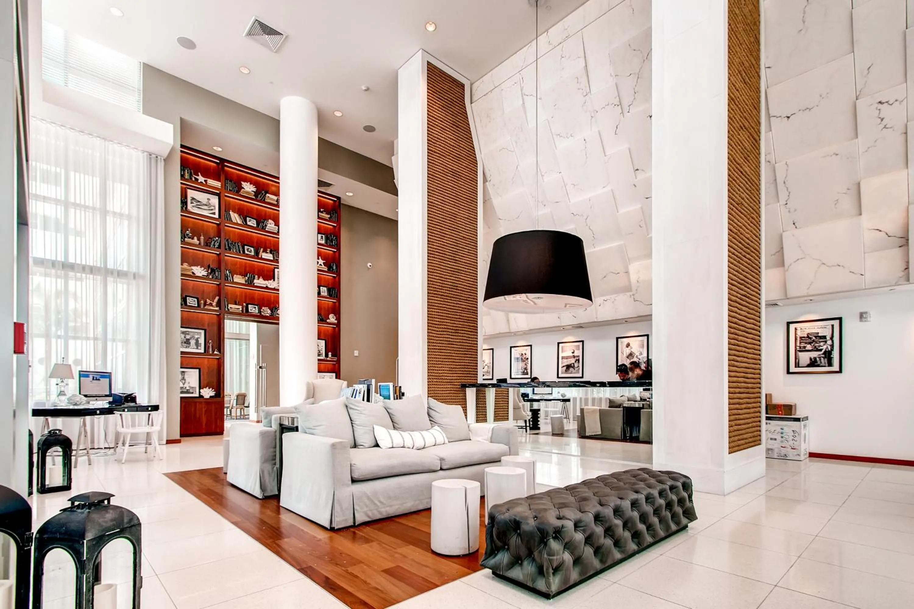 Lobby or reception in Churchill Suites Monte Carlo Miami Beach