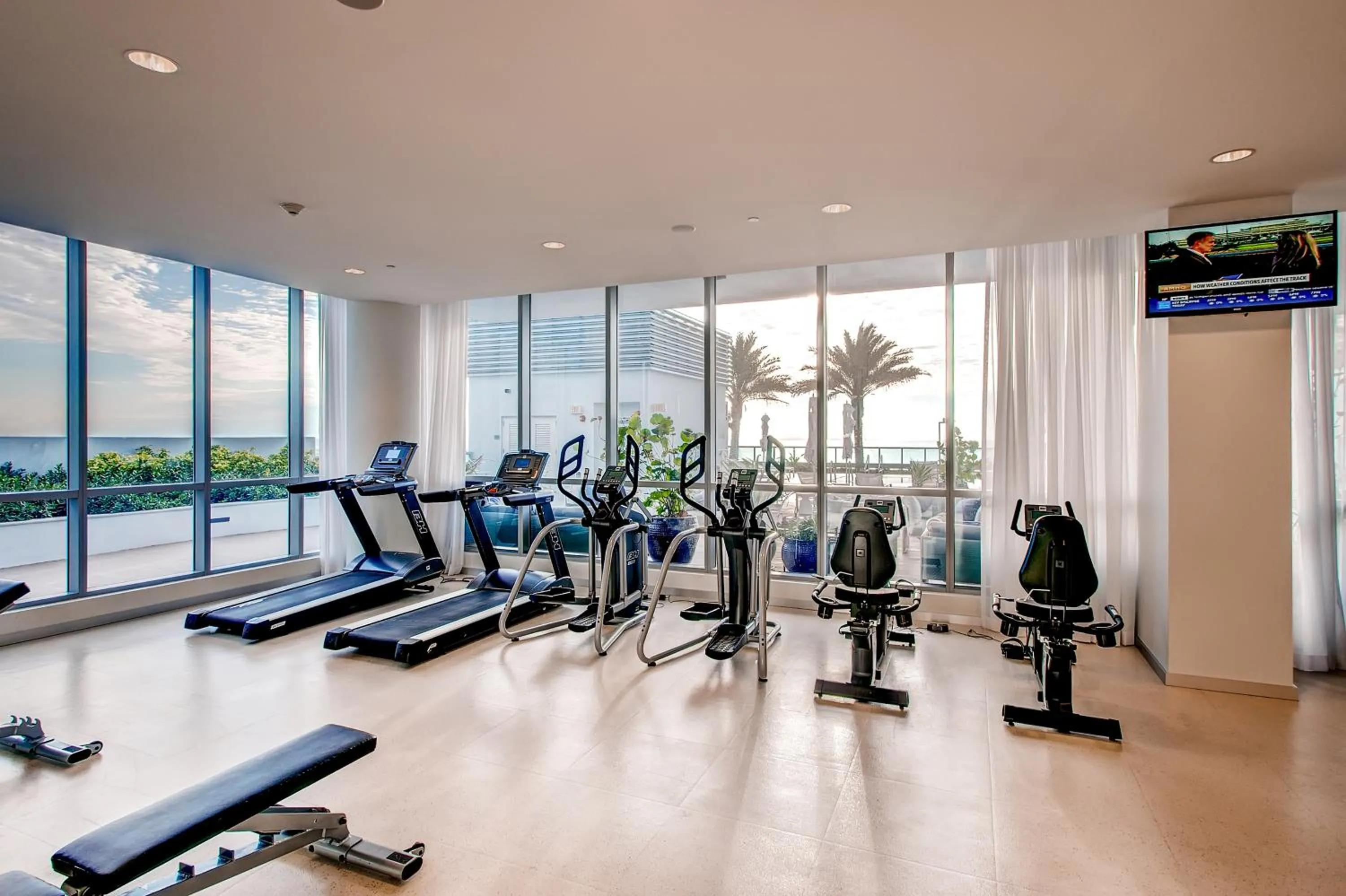Fitness centre/facilities in Churchill Suites Monte Carlo Miami Beach