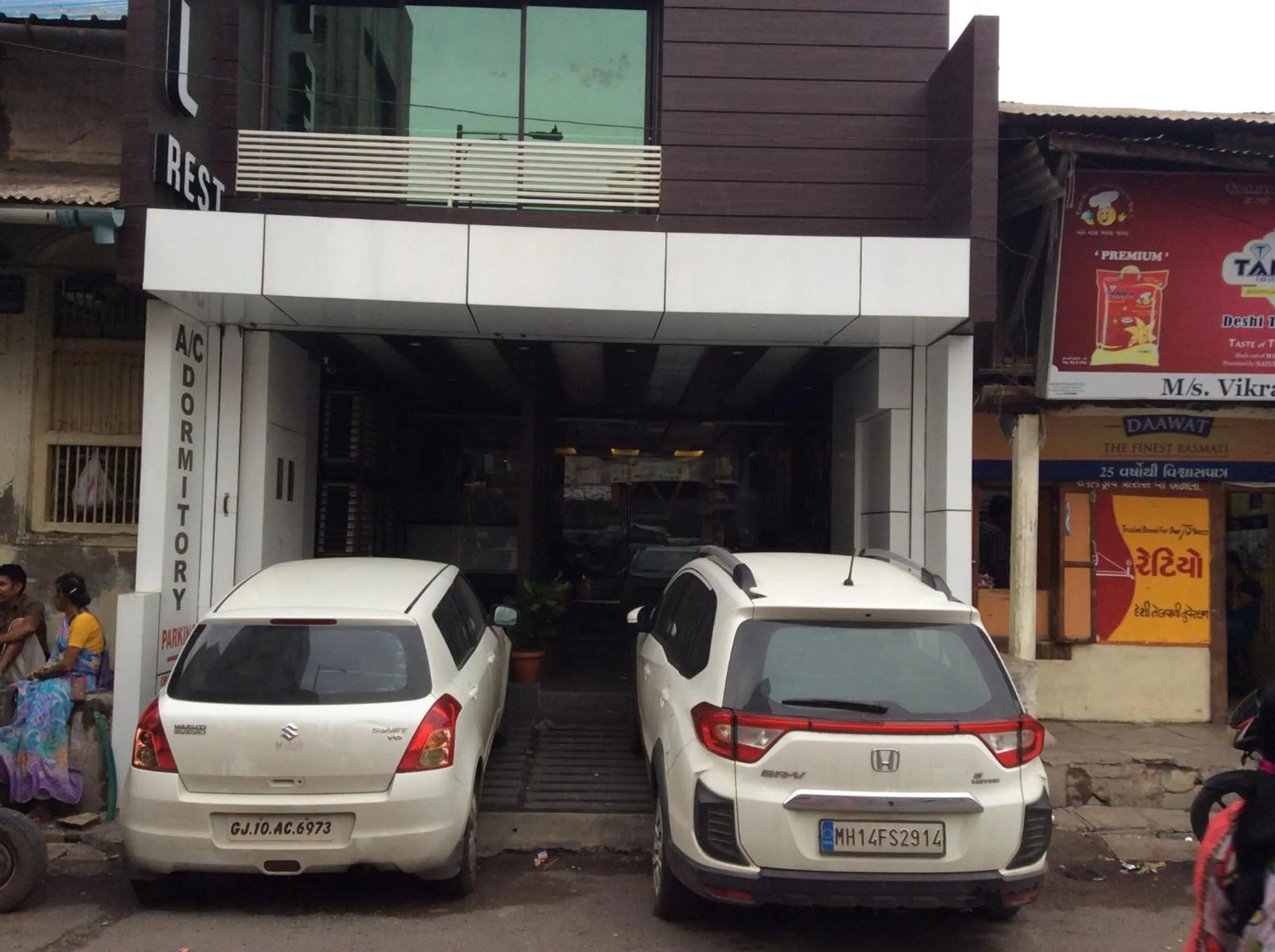 Parking in HOTEL REST INN