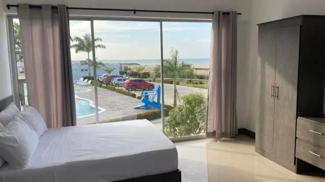 Pool view, Bed in Hotel Castillo del Mar