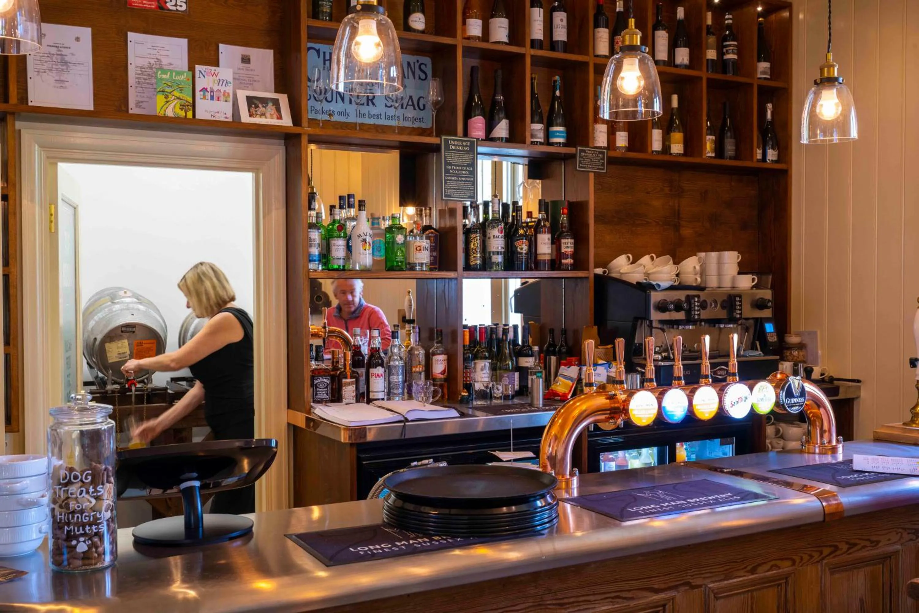 Lounge or bar in Long Man Inn