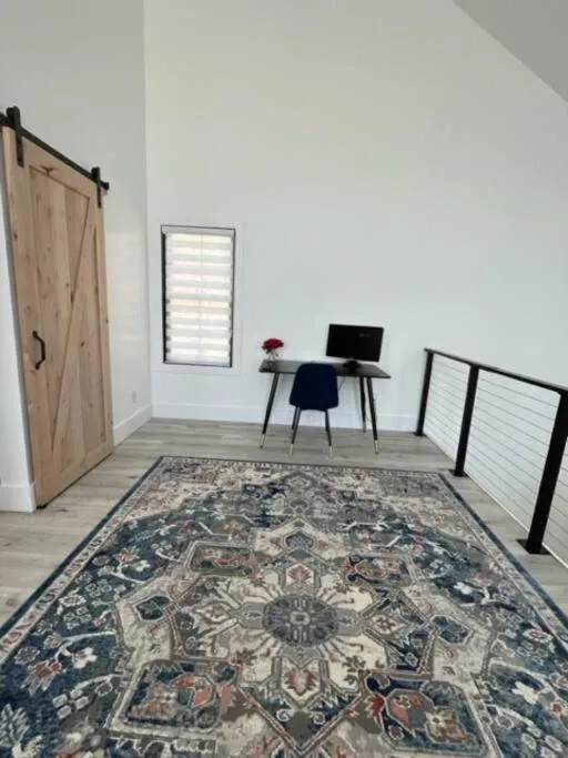 Bed in Amazing New House - Waterfront Getaway + Boat Dock