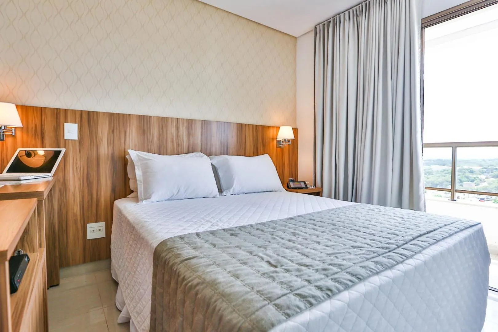 Bed in MG Flats & Residence