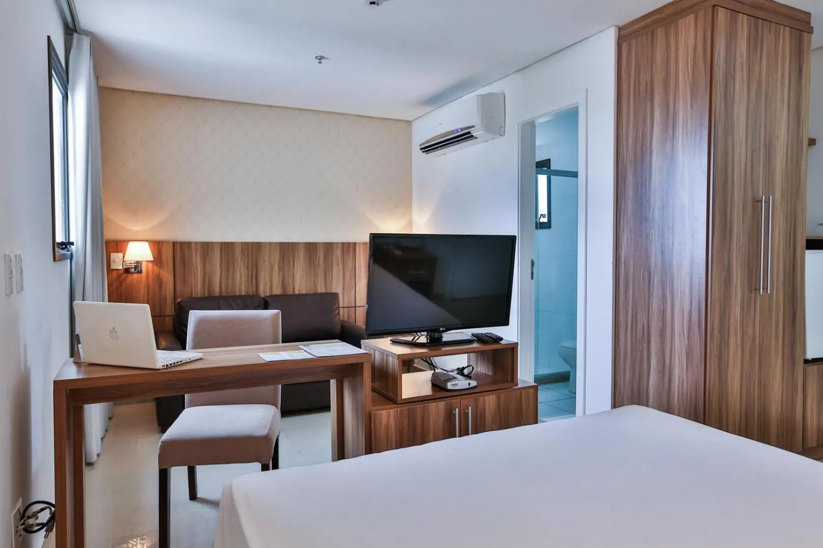 Bed in MG Flats & Residence