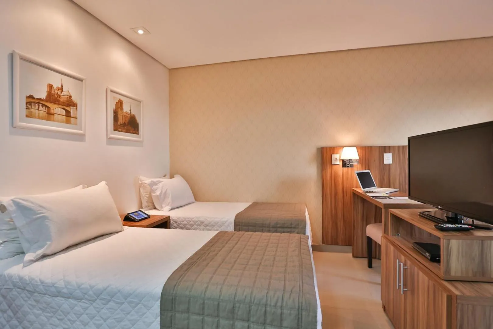 Bed in MG Flats & Residence