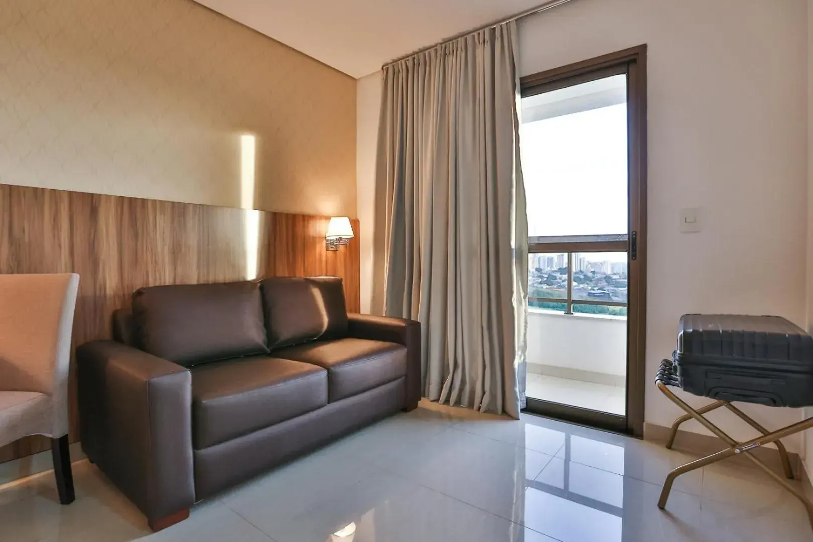 Deluxe Room - single occupancy in MG Flats & Residence Deluxe Room - single occupancy in MG Flats & Residence