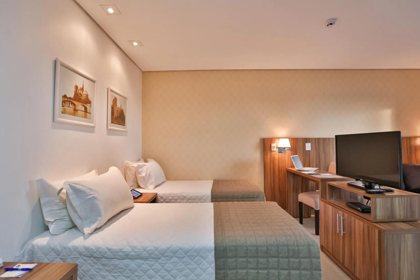 Bed in MG Flats & Residence