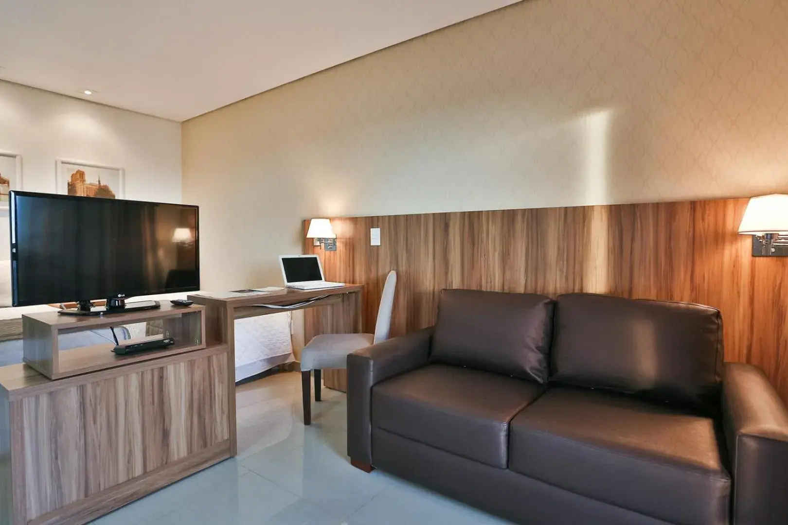 Deluxe Twin Room - single occupancy in MG Flats & Residence Deluxe Twin Room - single occupancy in MG Flats & Residence
