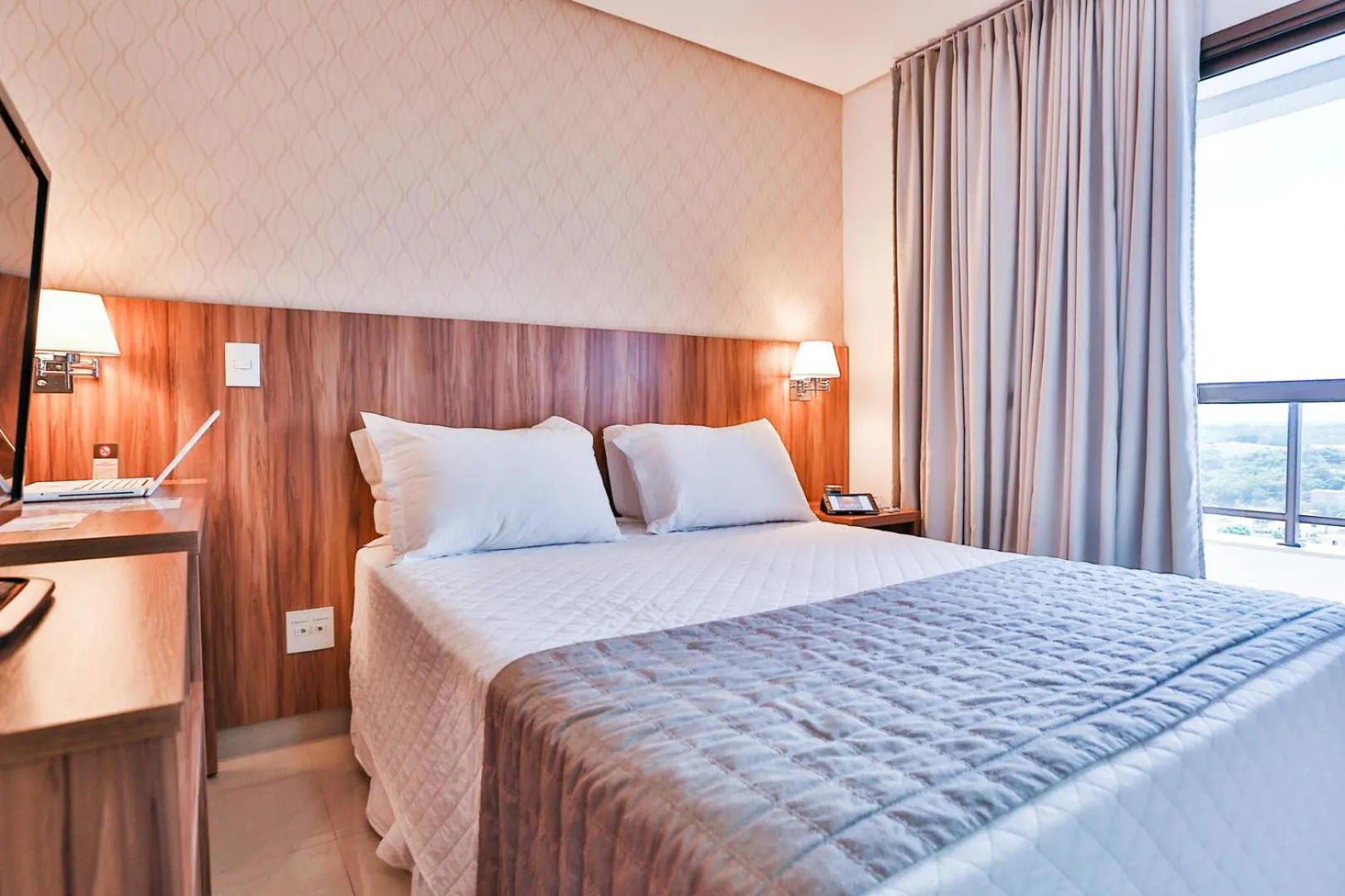 Bed in MG Flats & Residence