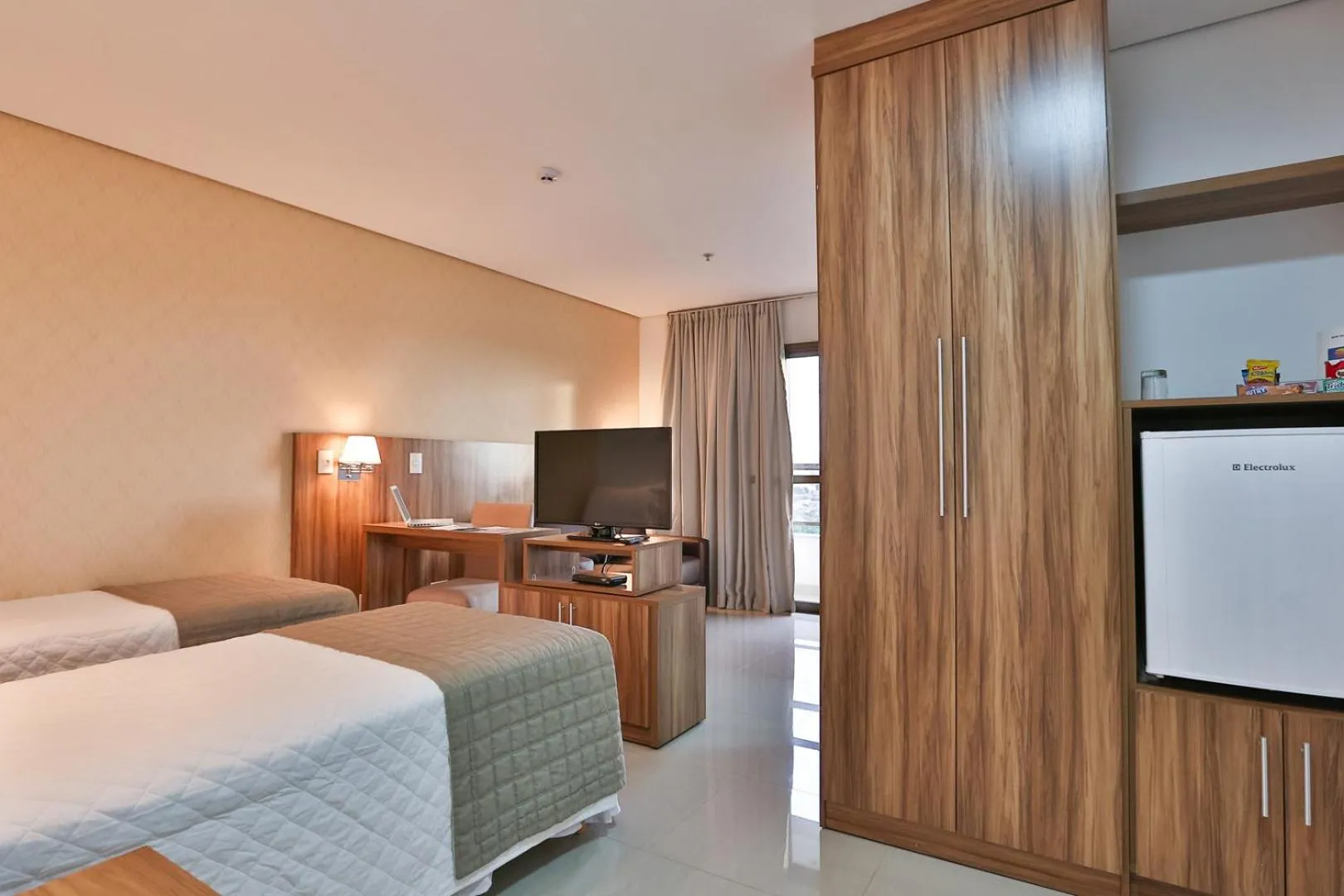 Bed in MG Flats & Residence