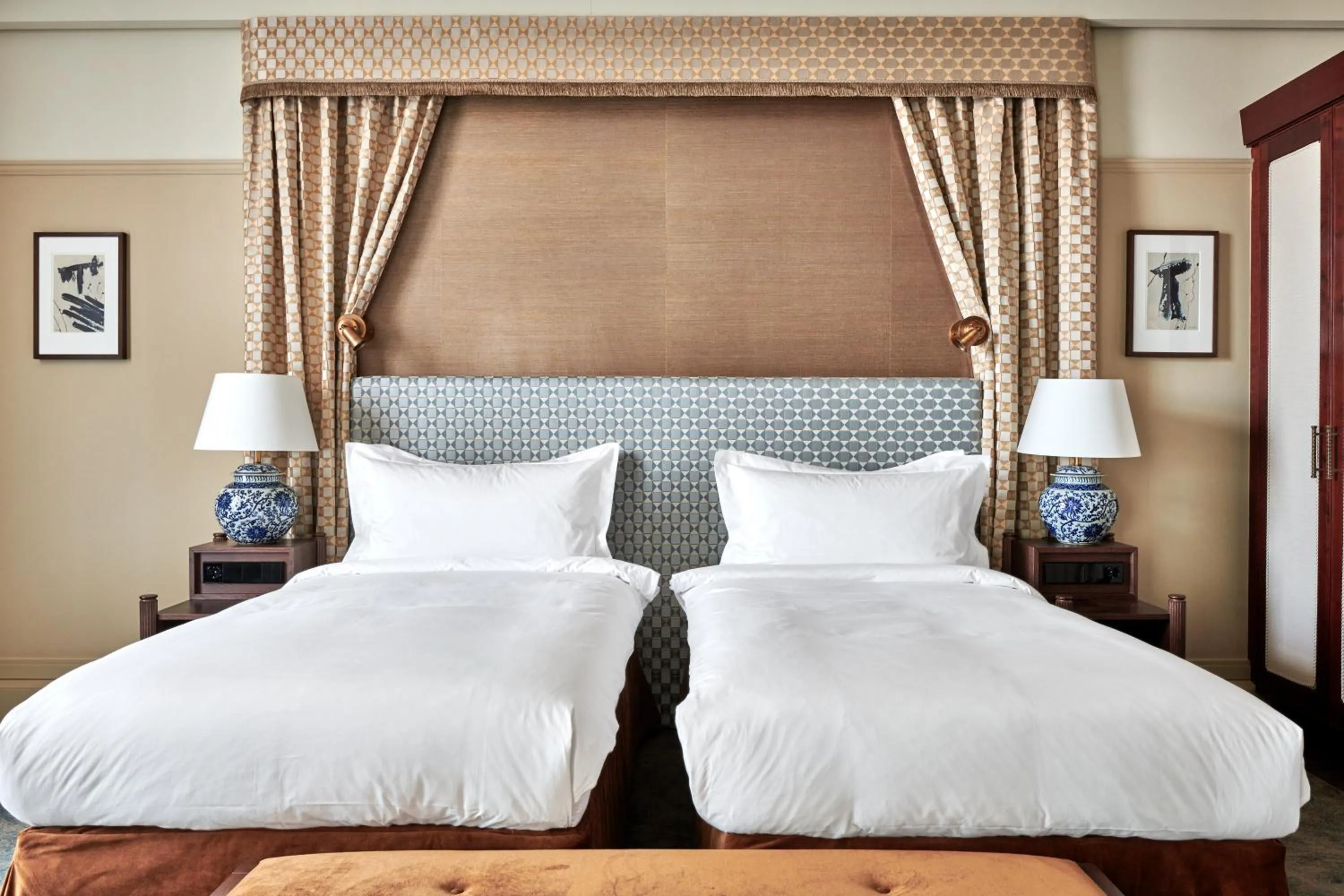 Bed in De L’Europe Amsterdam – The Leading Hotels of the World