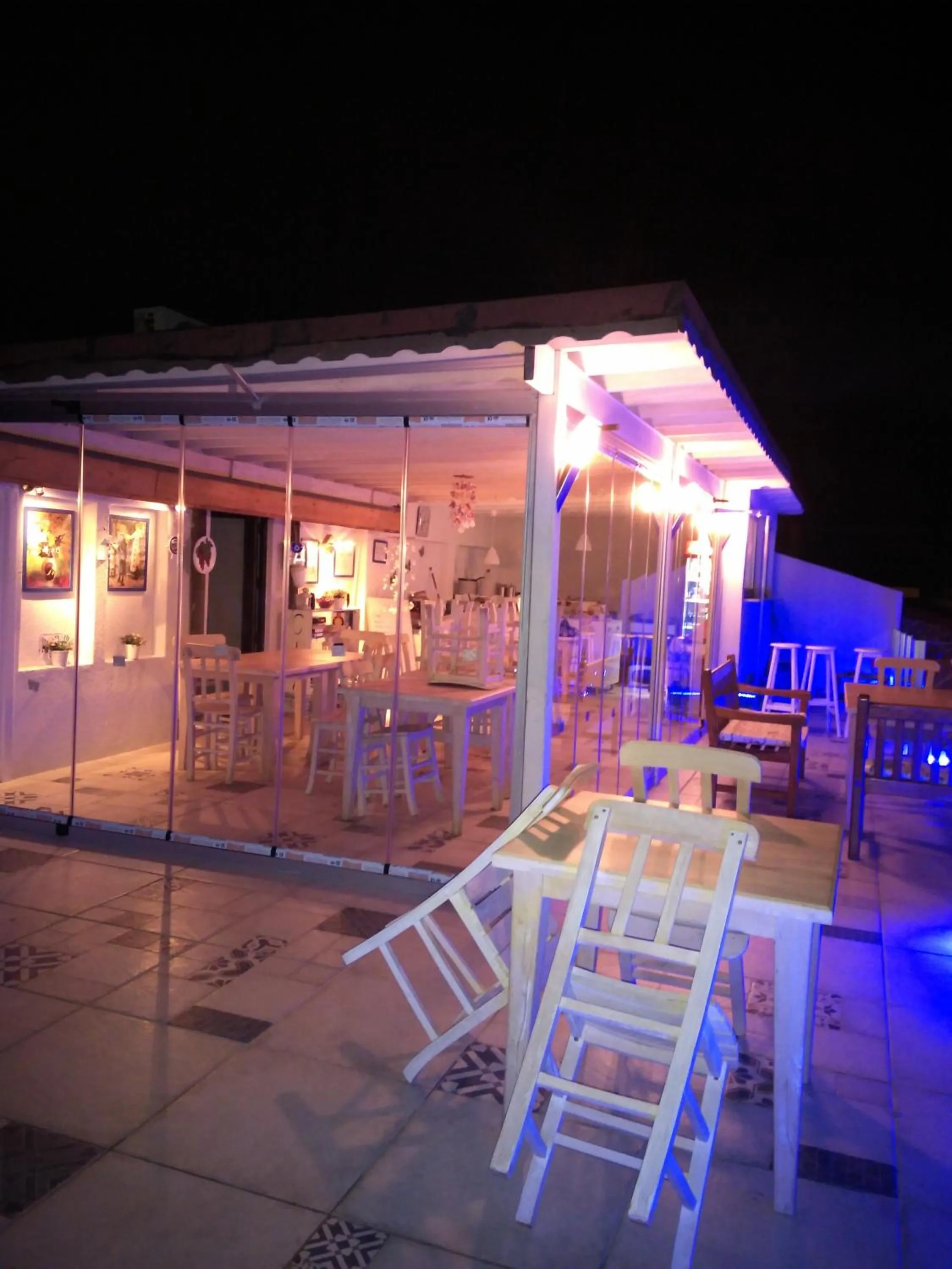 Restaurant/places to eat in The City Residence Hotel