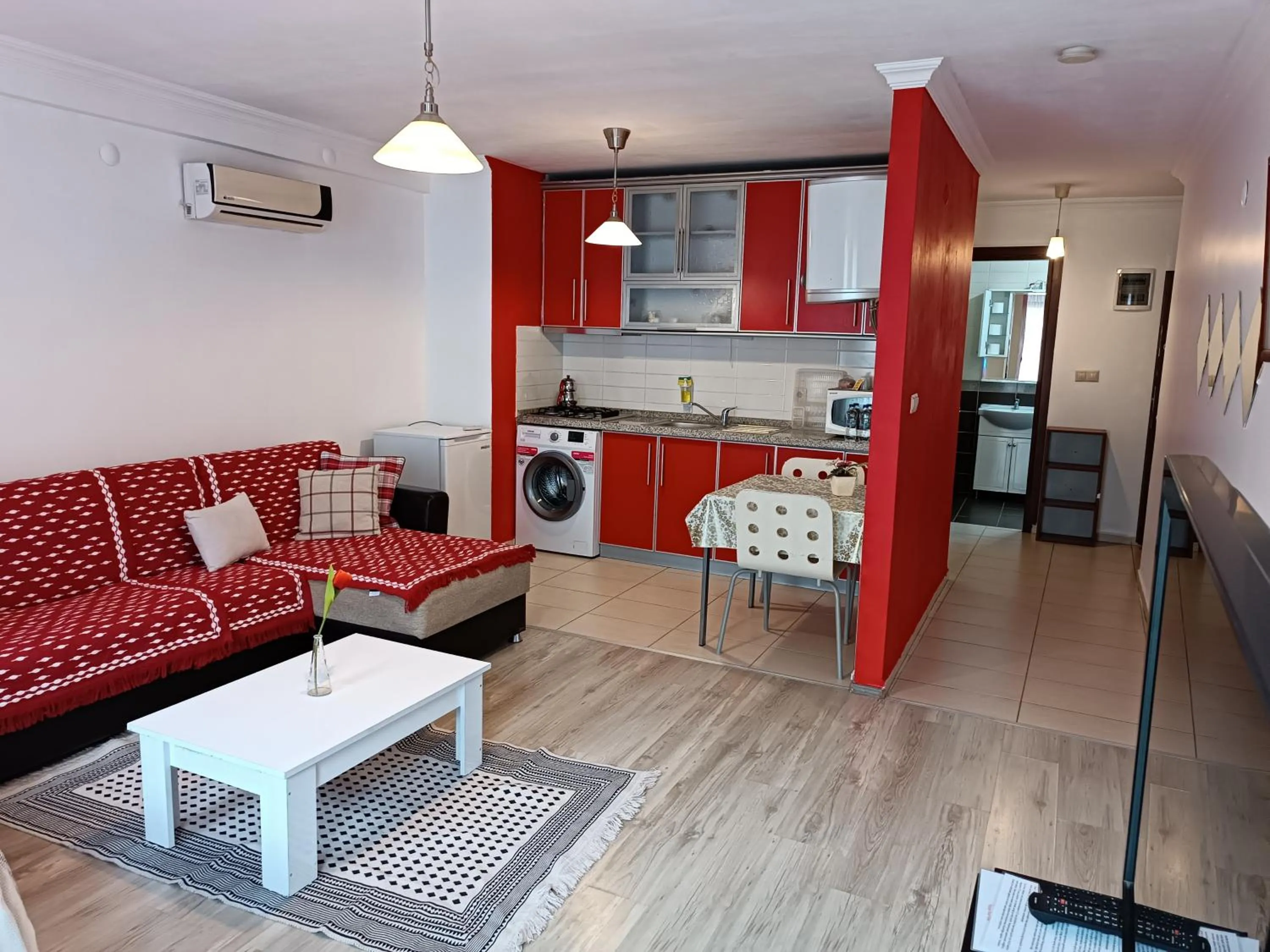 Photo of the whole room in The City Residence Hotel