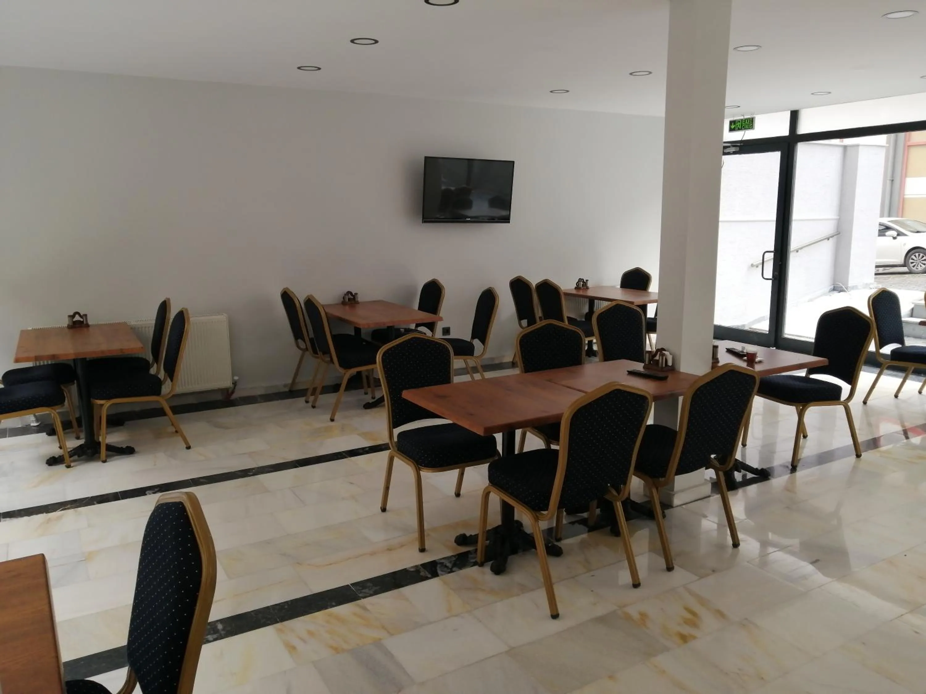 Restaurant/places to eat in Nice Royal Cıty