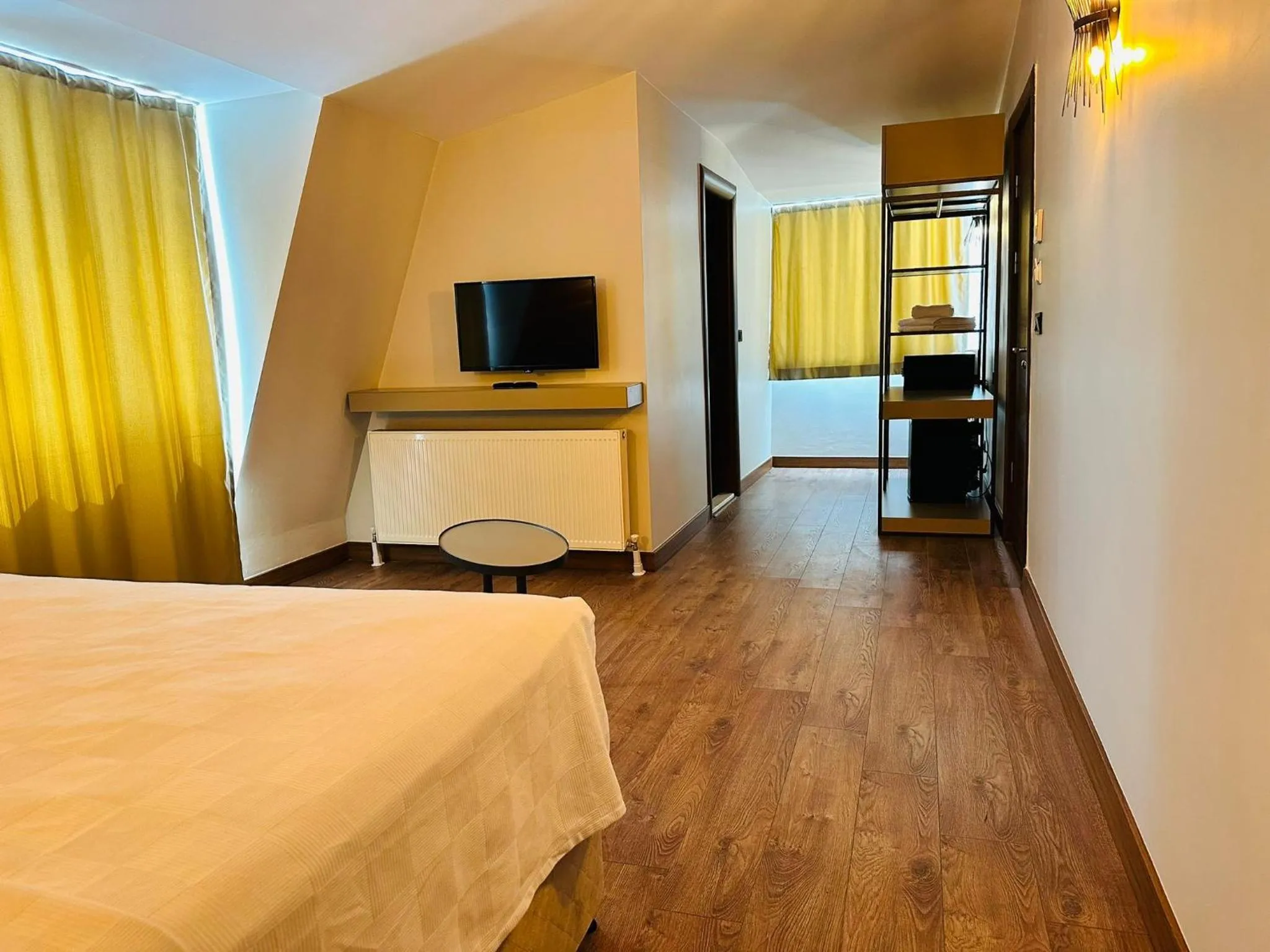 Photo of the whole room, Bed in Nice Royal Cıty