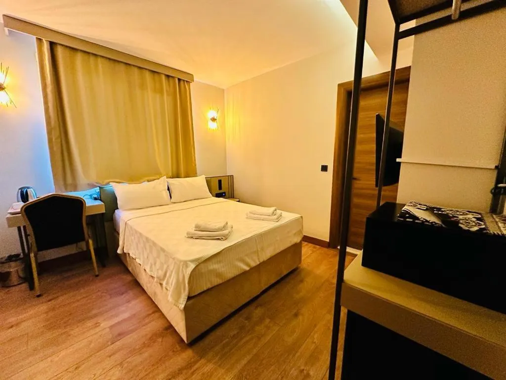 Bed in Nice Royal Cıty