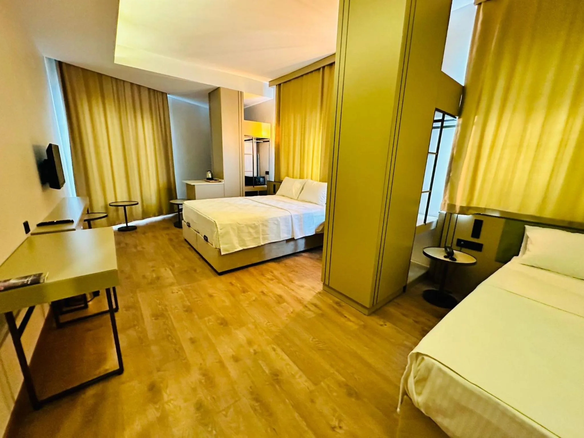 Communal lounge/ TV room, Bed in Nice Royal Cıty