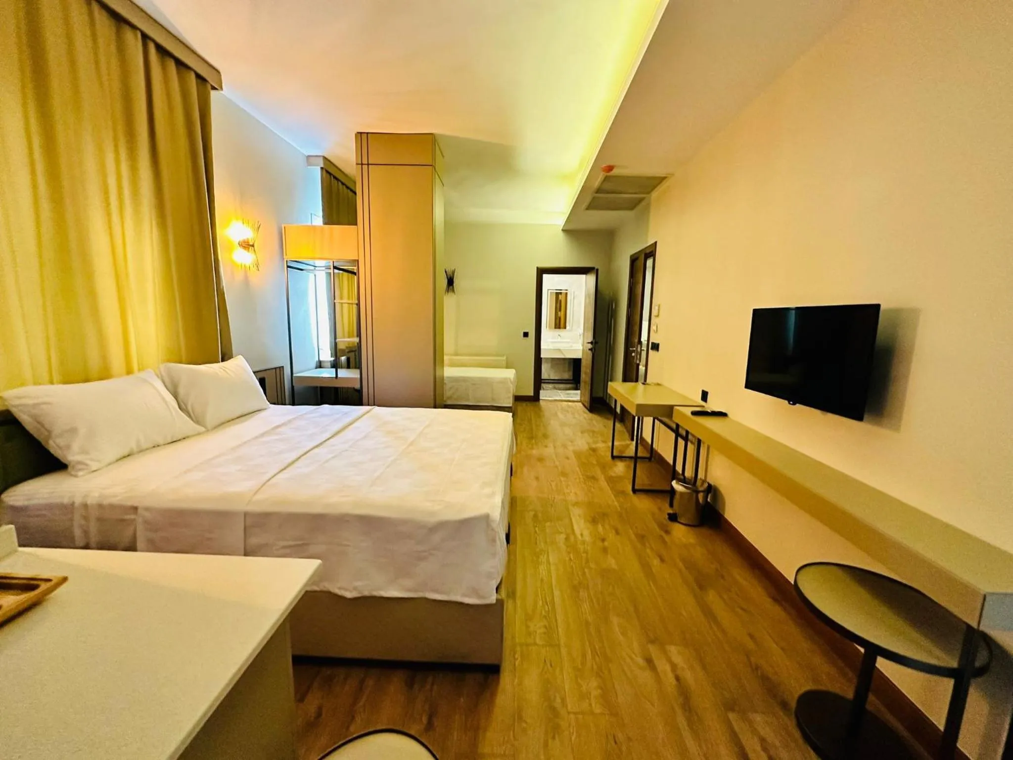 Photo of the whole room, Bed in Nice Royal Cıty