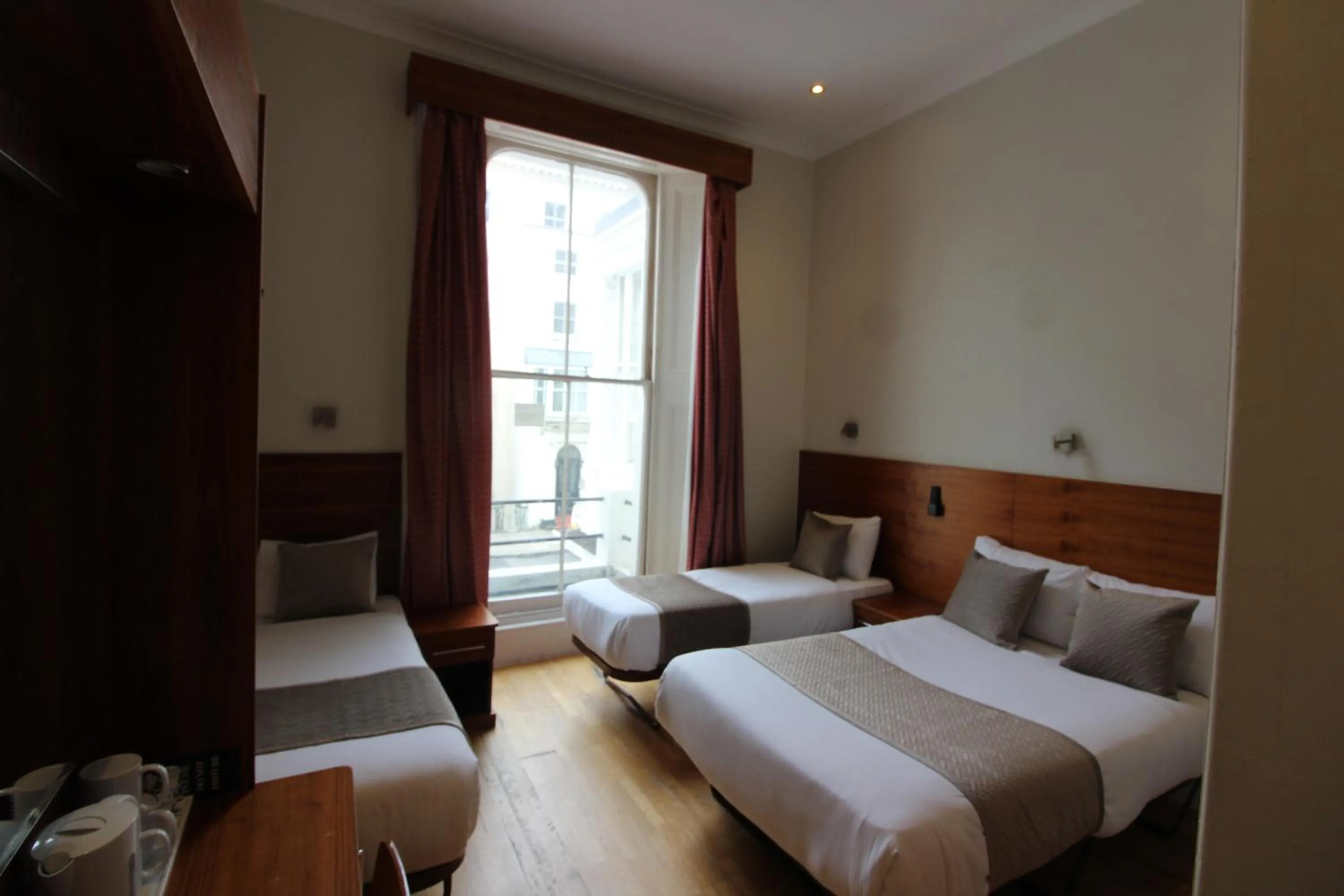 Bed in Wedgewood Hotel