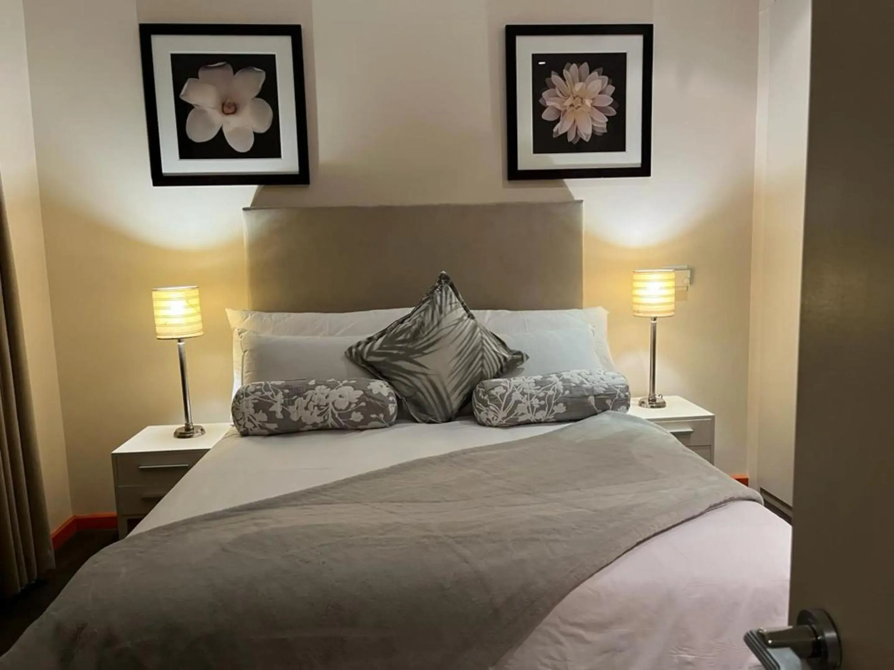 Superior Apartment in Mandela Rhodes Place Superior Apartment in Mandela Rhodes Place