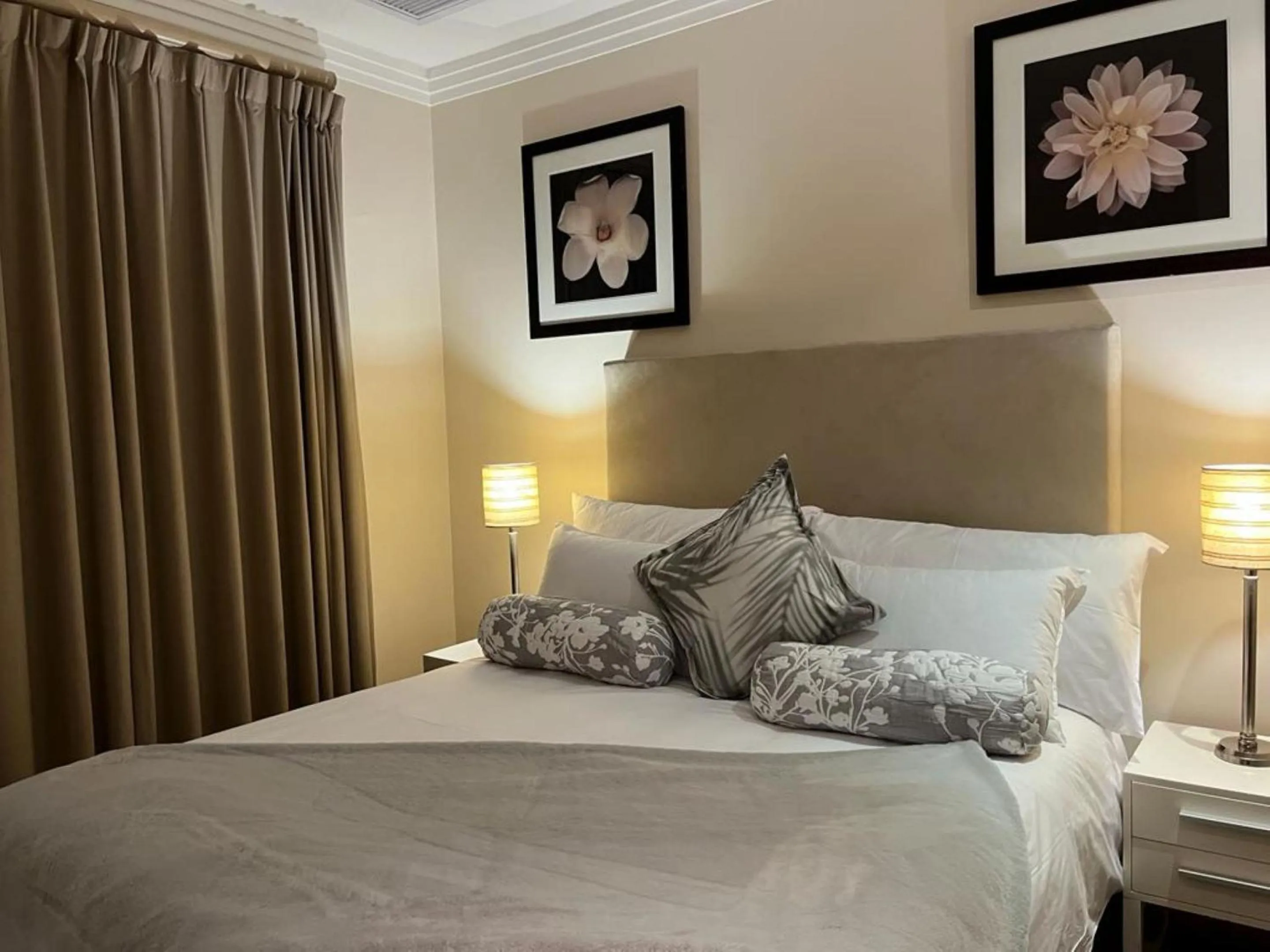 Bedroom, Bed in Mandela Rhodes Place