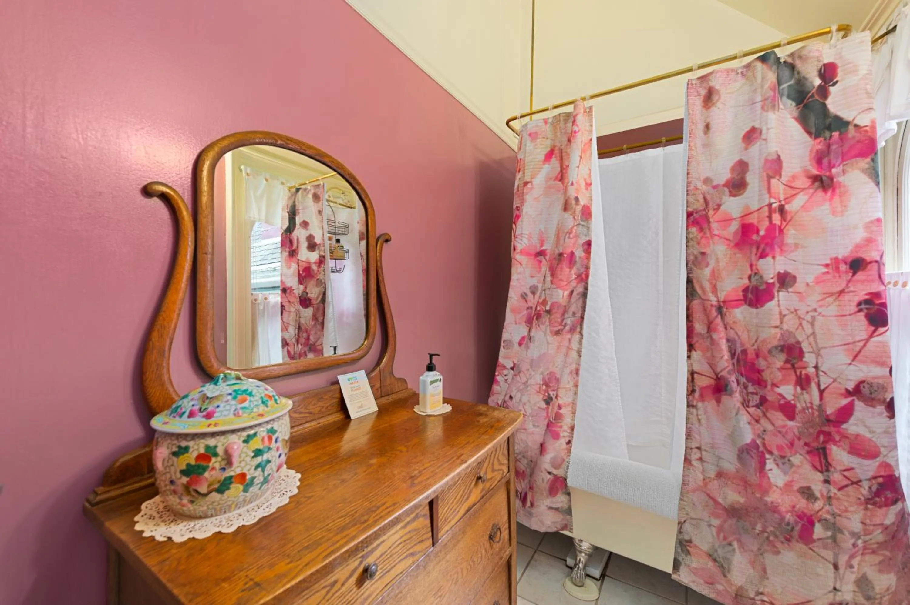 Bathroom in The Gables Wine Country Inn