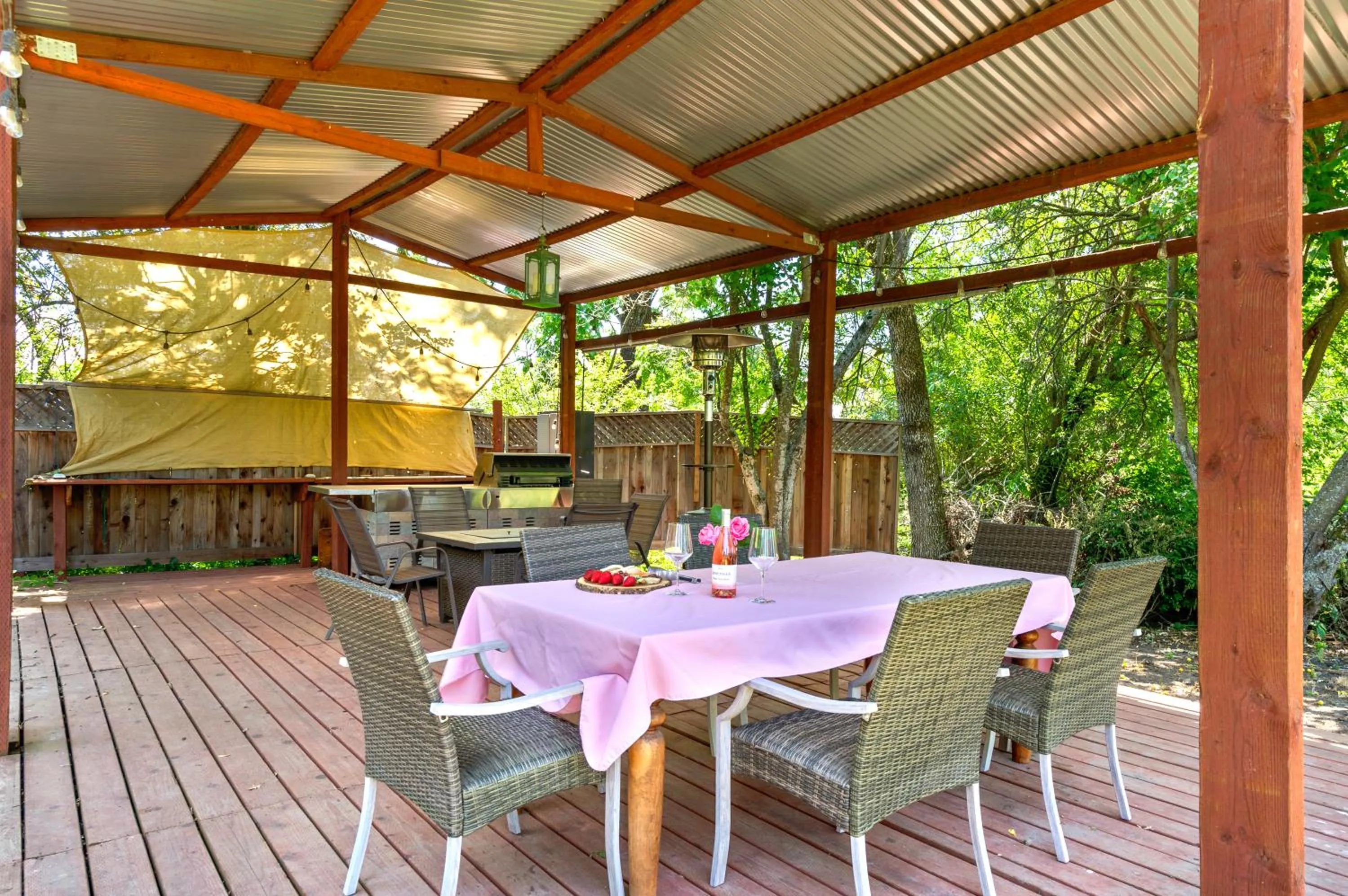 Property building in The Gables Wine Country Inn