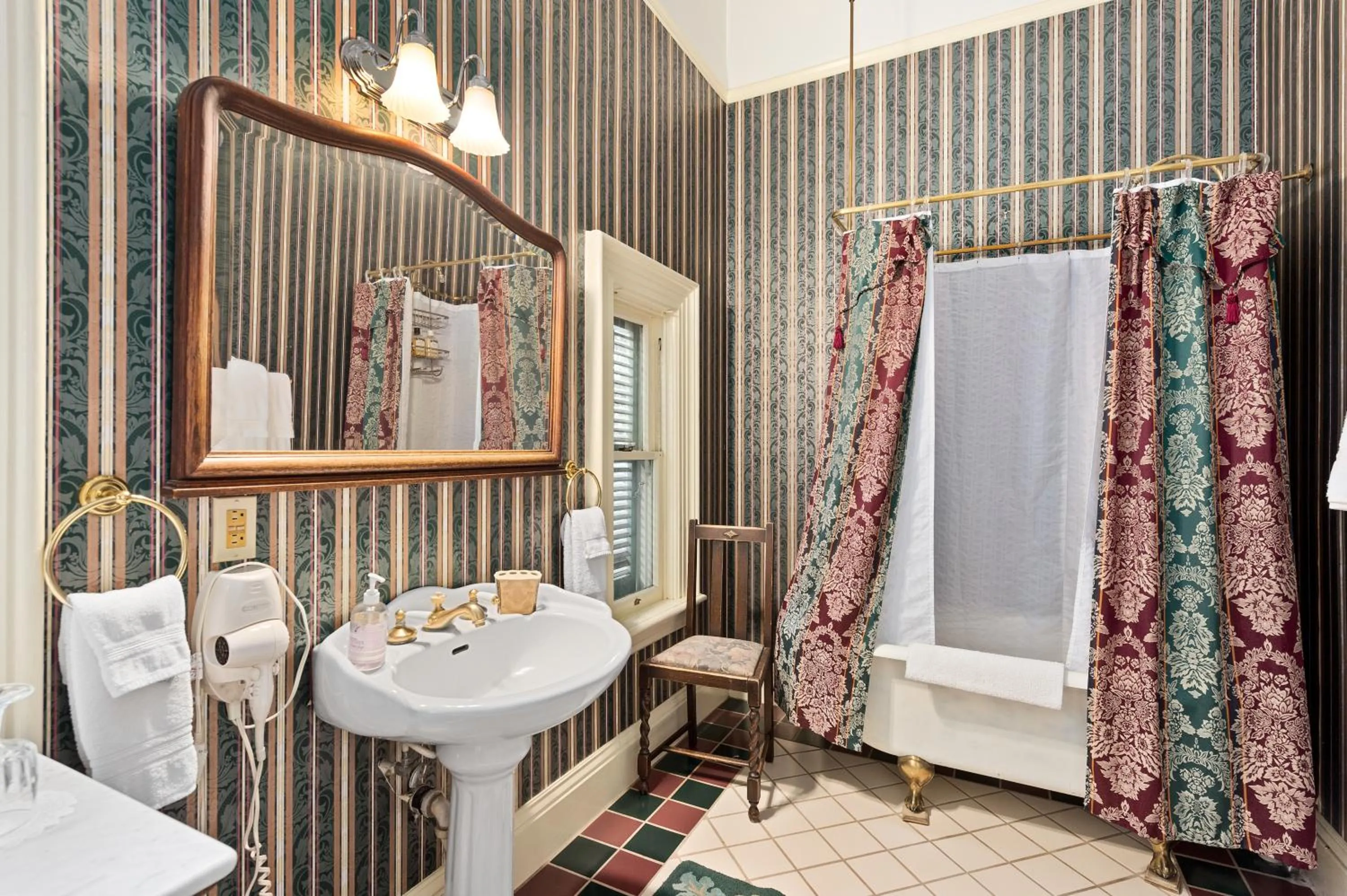 Bathroom in The Gables Wine Country Inn
