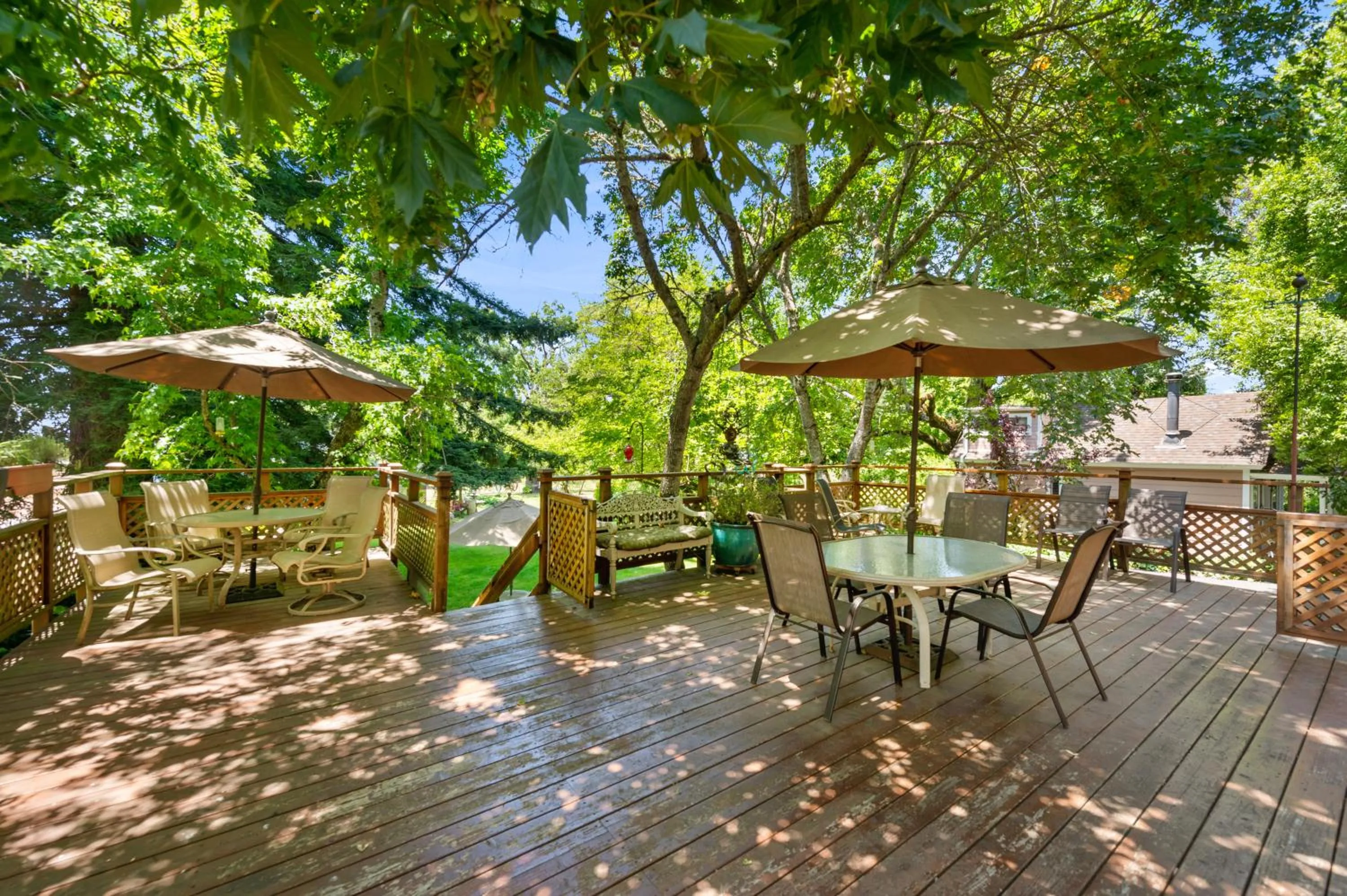 Property building in The Gables Wine Country Inn