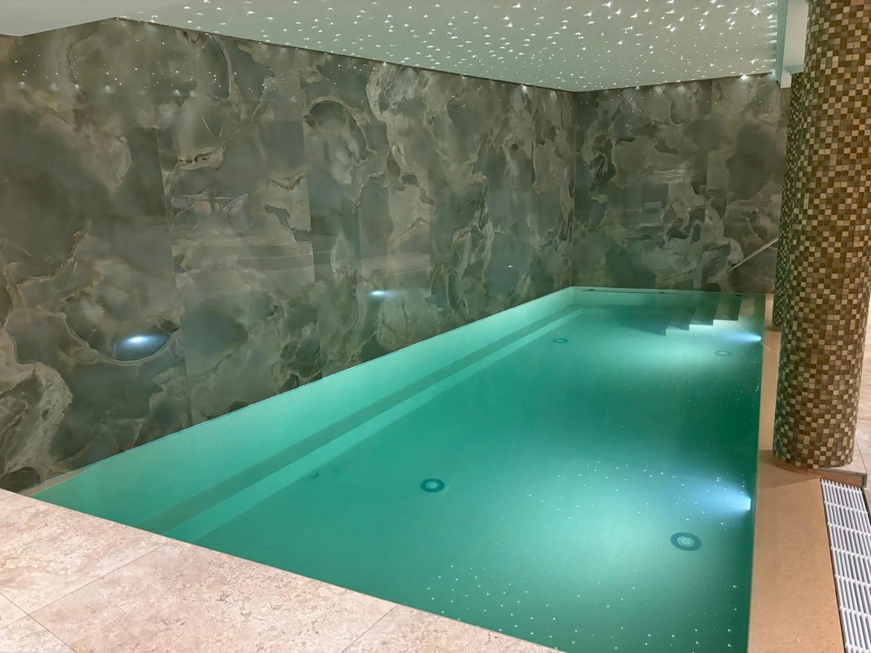 Swimming pool in Van der Valk Palace Hotel Noordwijk