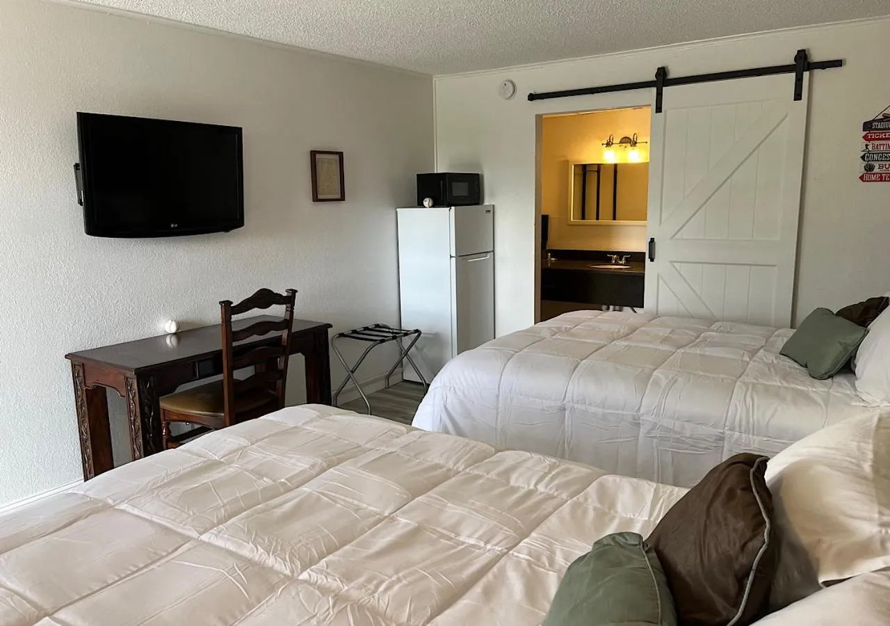 Bed in Ballparks Inn