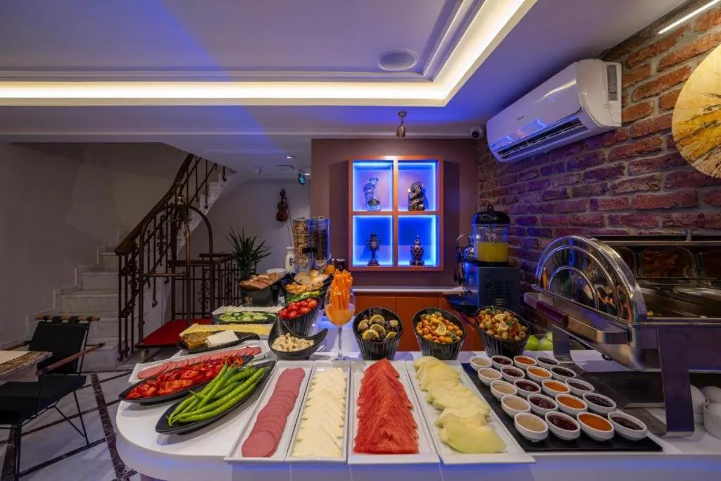 Food and drinks in Pera Luna Premium Hotel