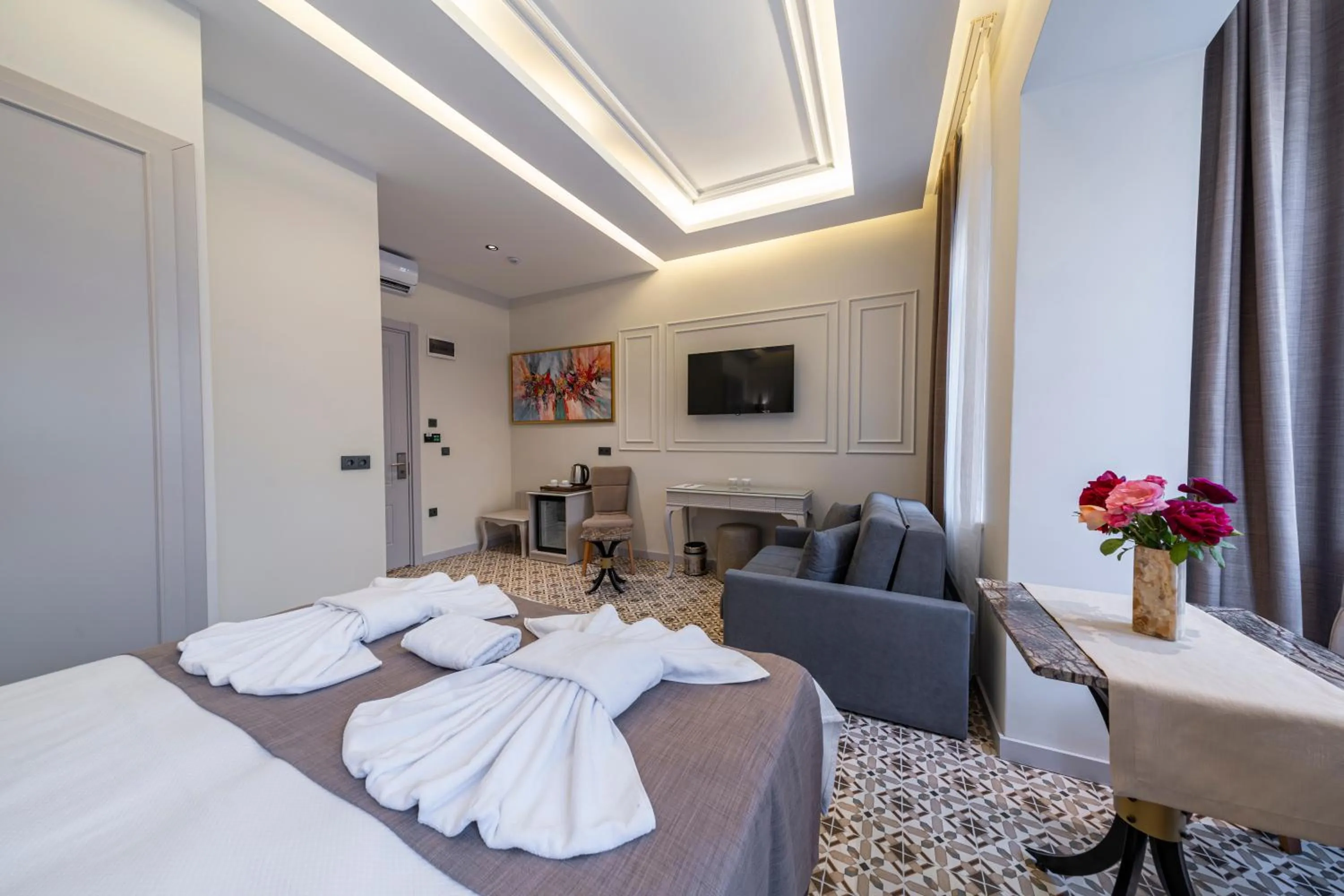 Living room, Bed in Pera Luna Premium Hotel