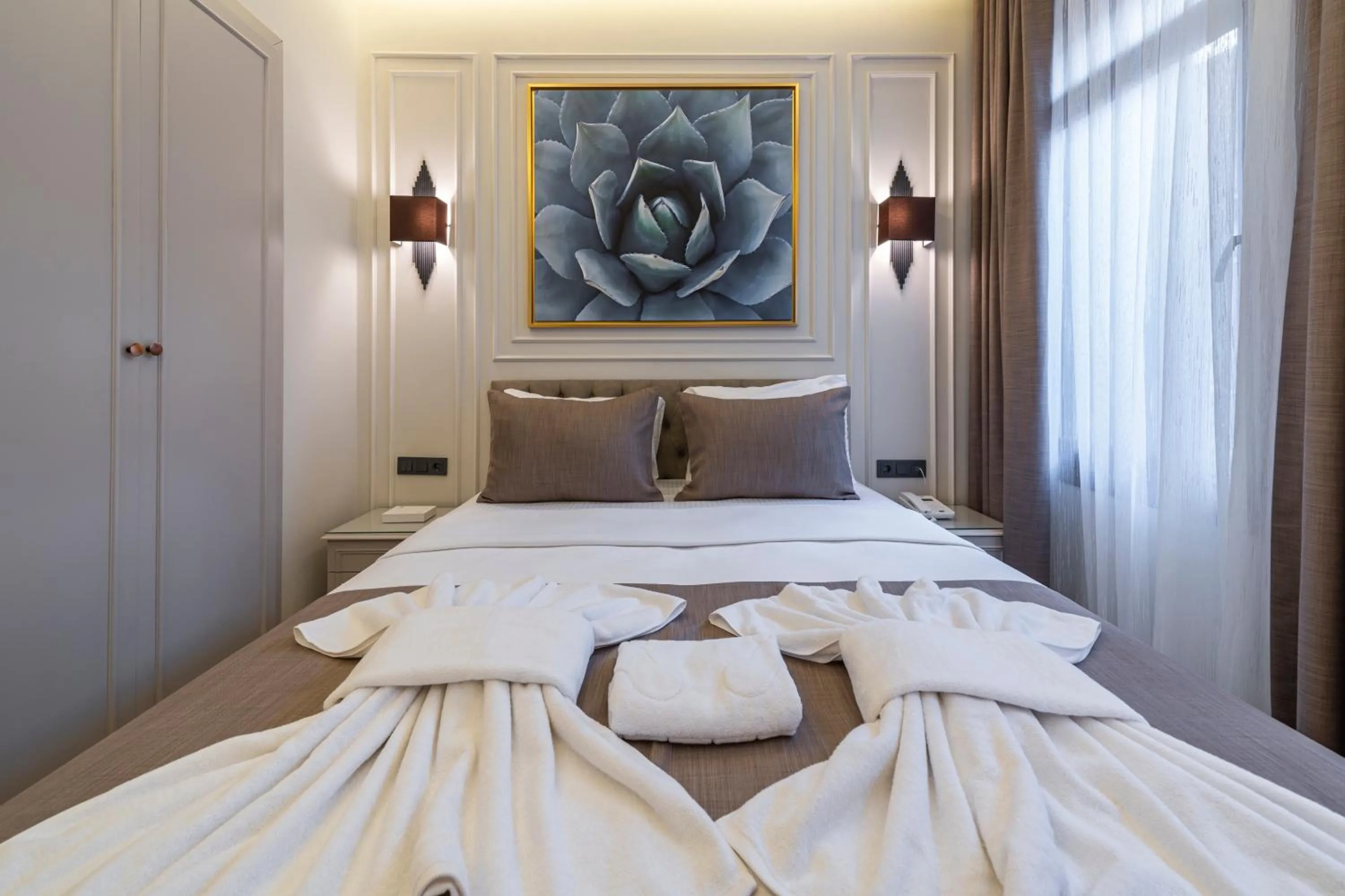 Bed in Pera Luna Premium Hotel