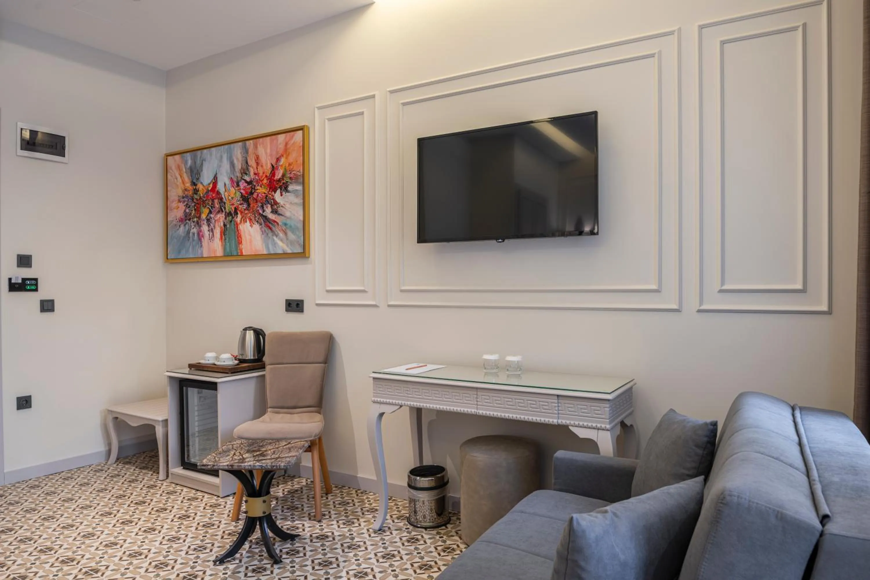 TV and multimedia in Pera Luna Premium Hotel