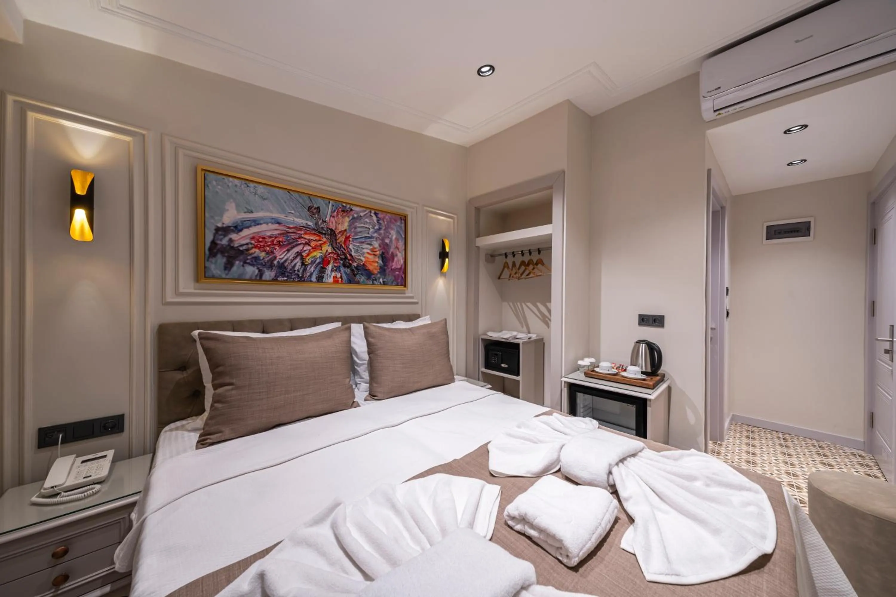 Bed in Pera Luna Premium Hotel