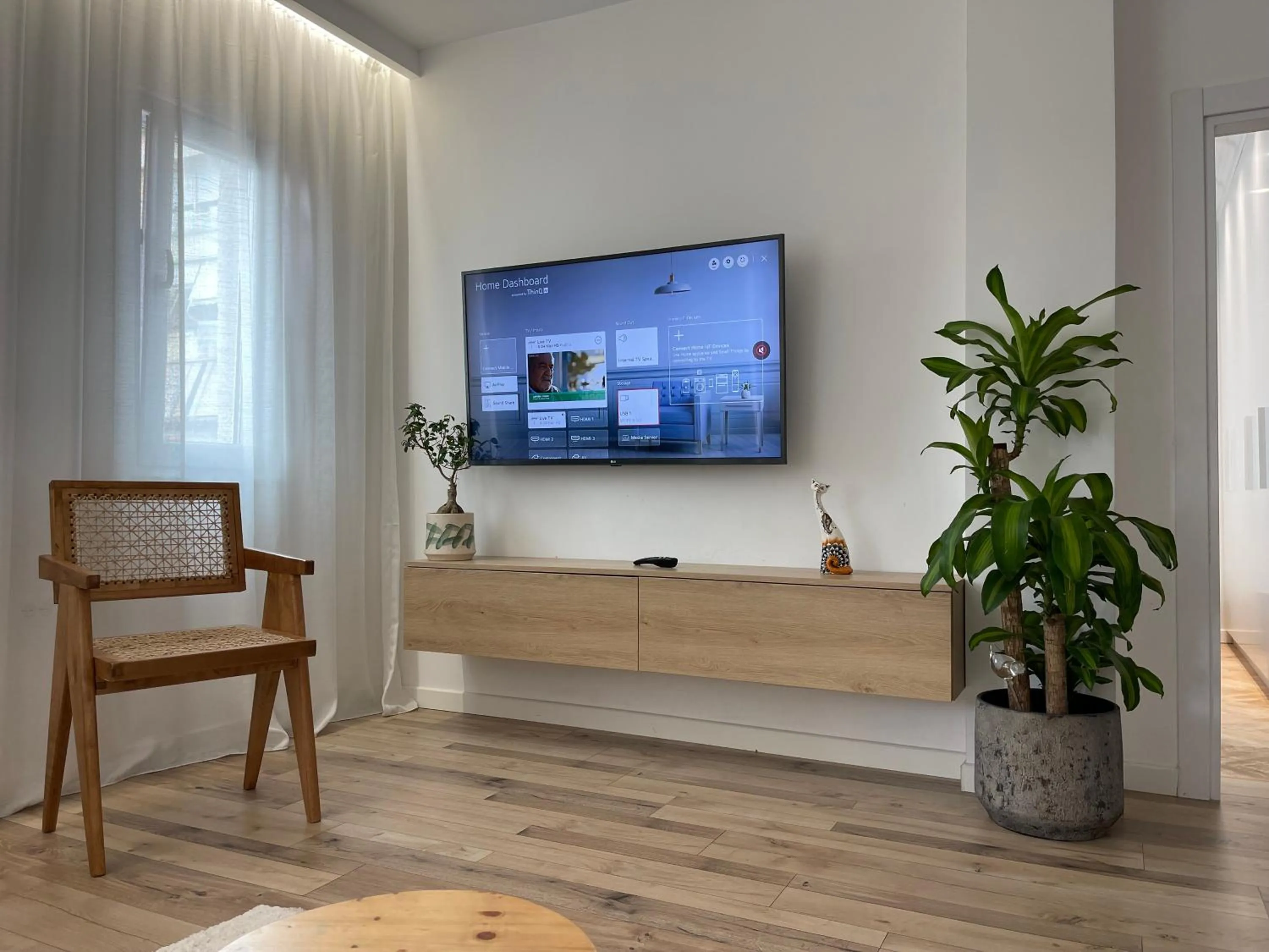 Communal lounge/ TV room in Myslym Shyri's Apartments