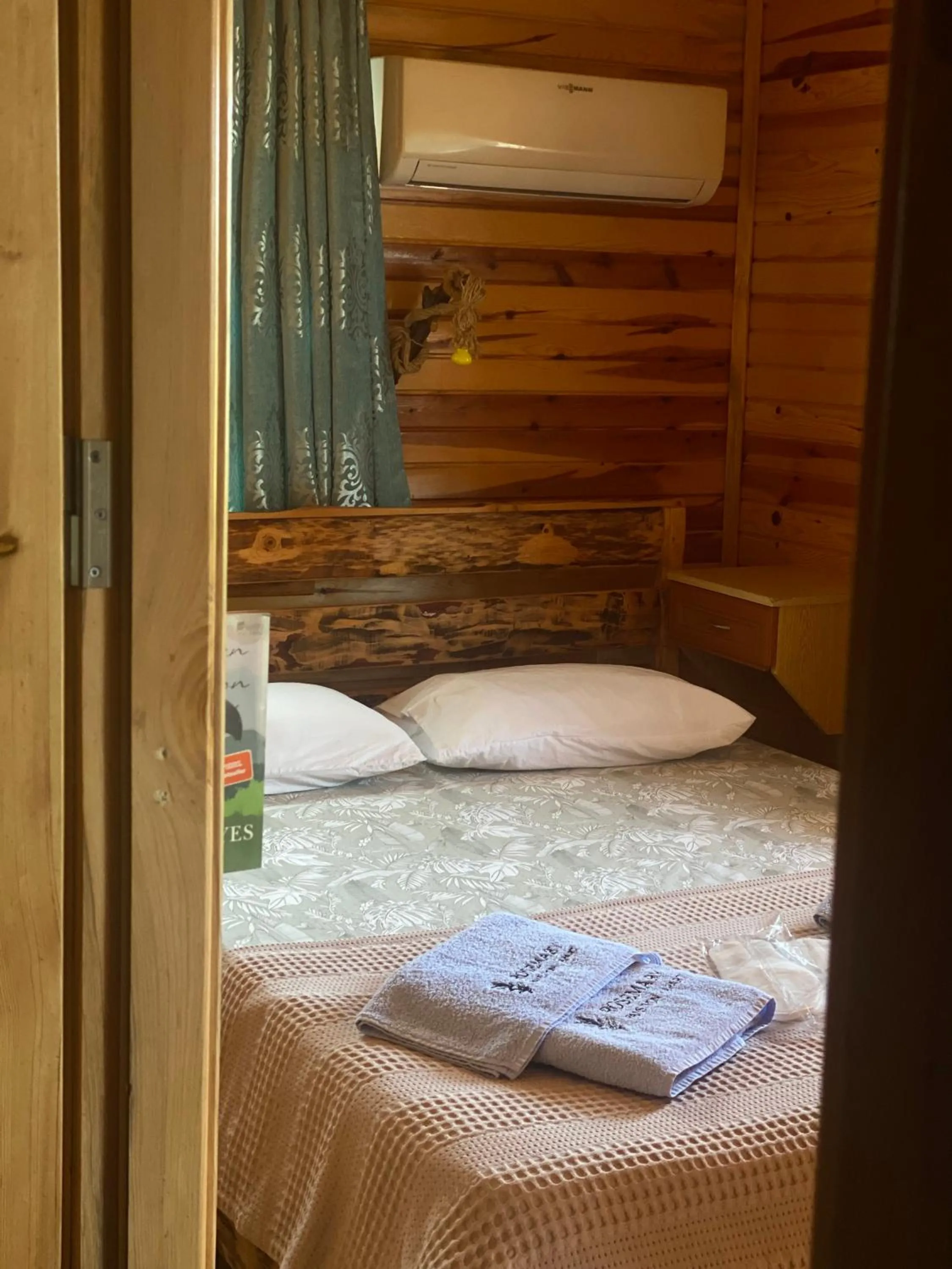 Bed in Rosemary Pansiyon