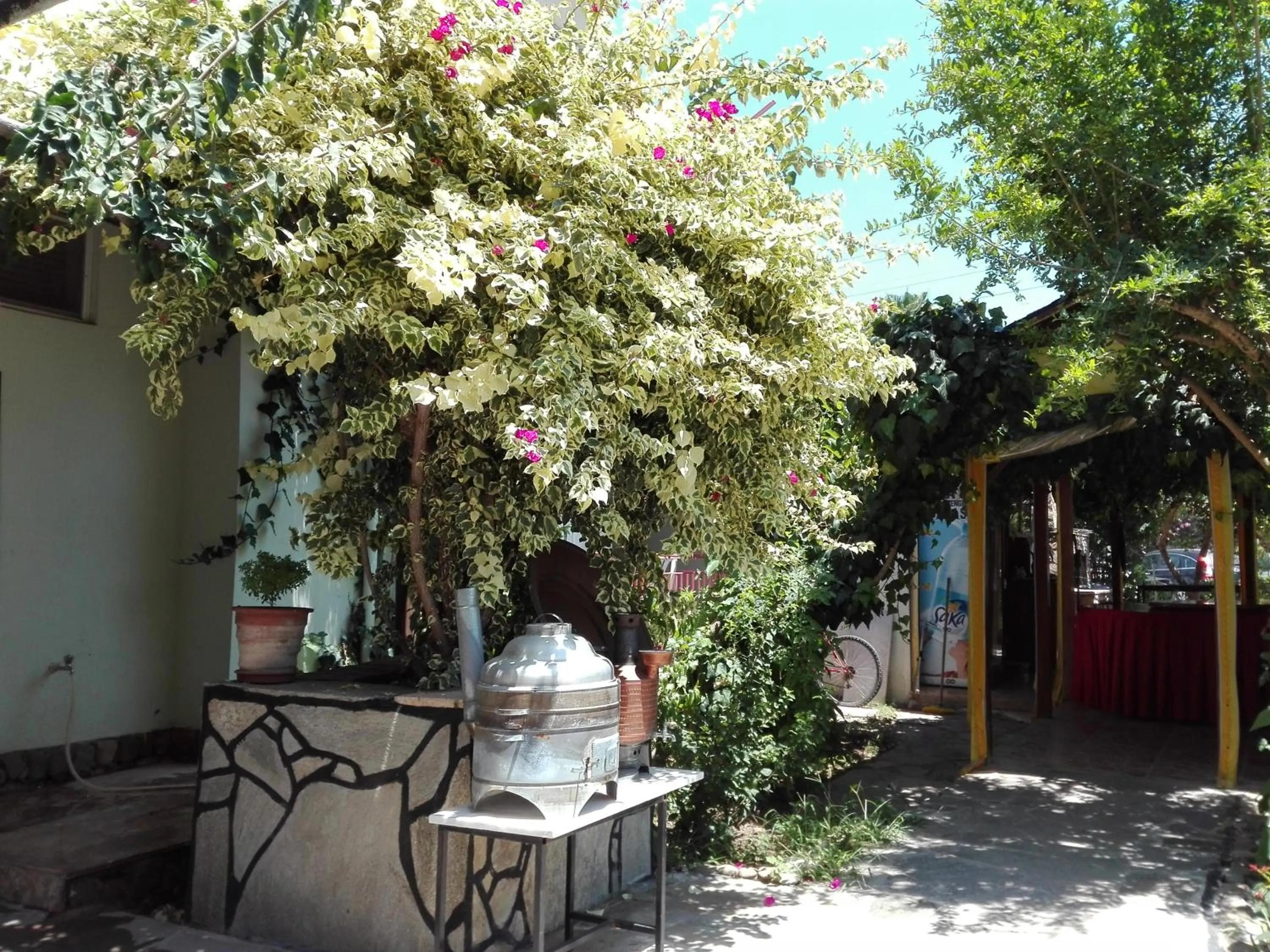 Facade/entrance in Rosemary Pansiyon