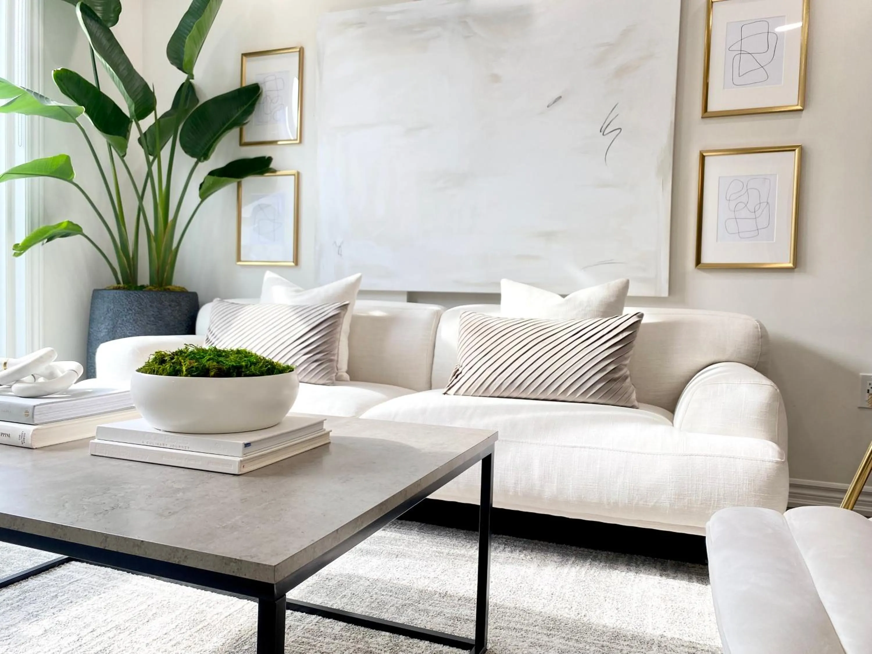 Modern and Bright Luxury Home Centrally Located in Toronto’s GTA