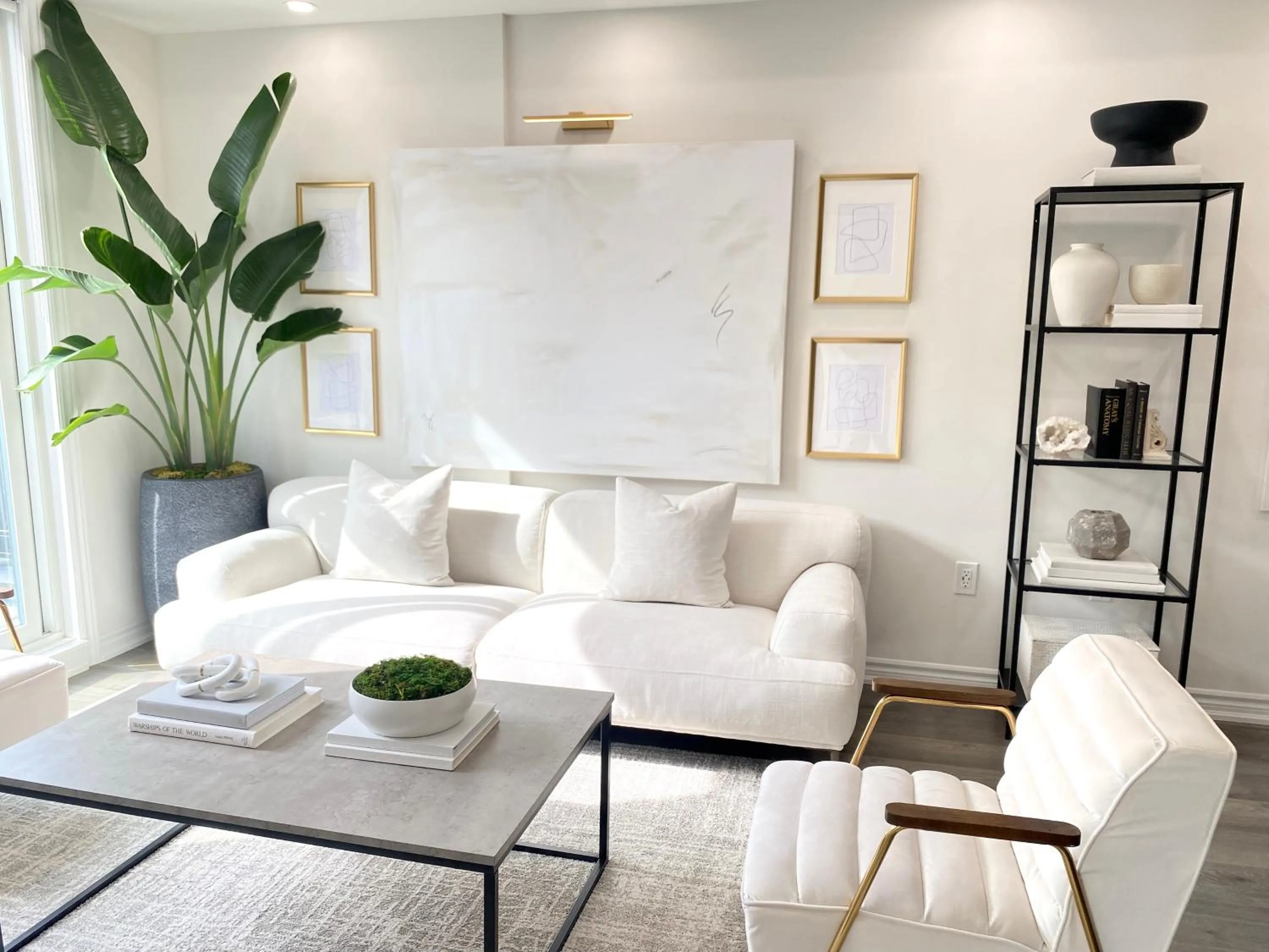 Modern and Bright Luxury Home Centrally Located in Toronto’s GTA