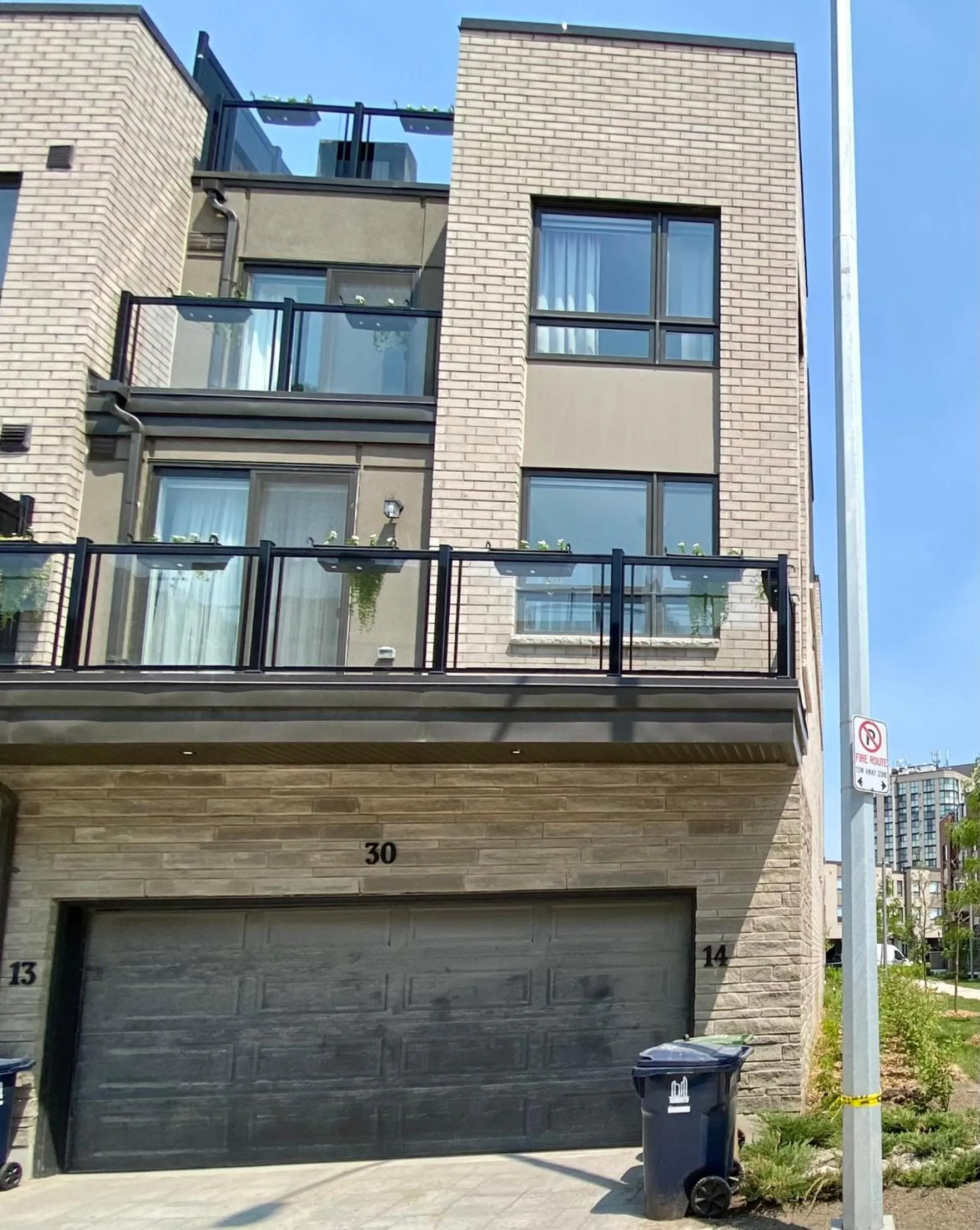 Balcony/Terrace in Modern and Bright Luxury Home Centrally Located in Toronto’s GTA