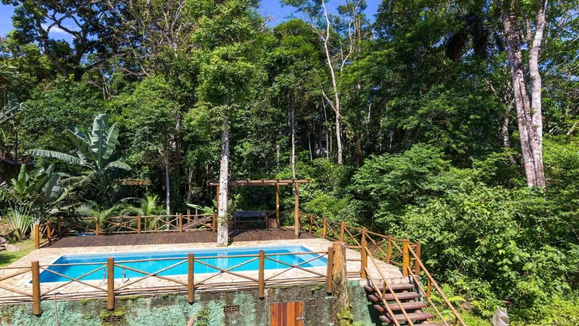 Pool view in Chalés Yababali Lagoinha