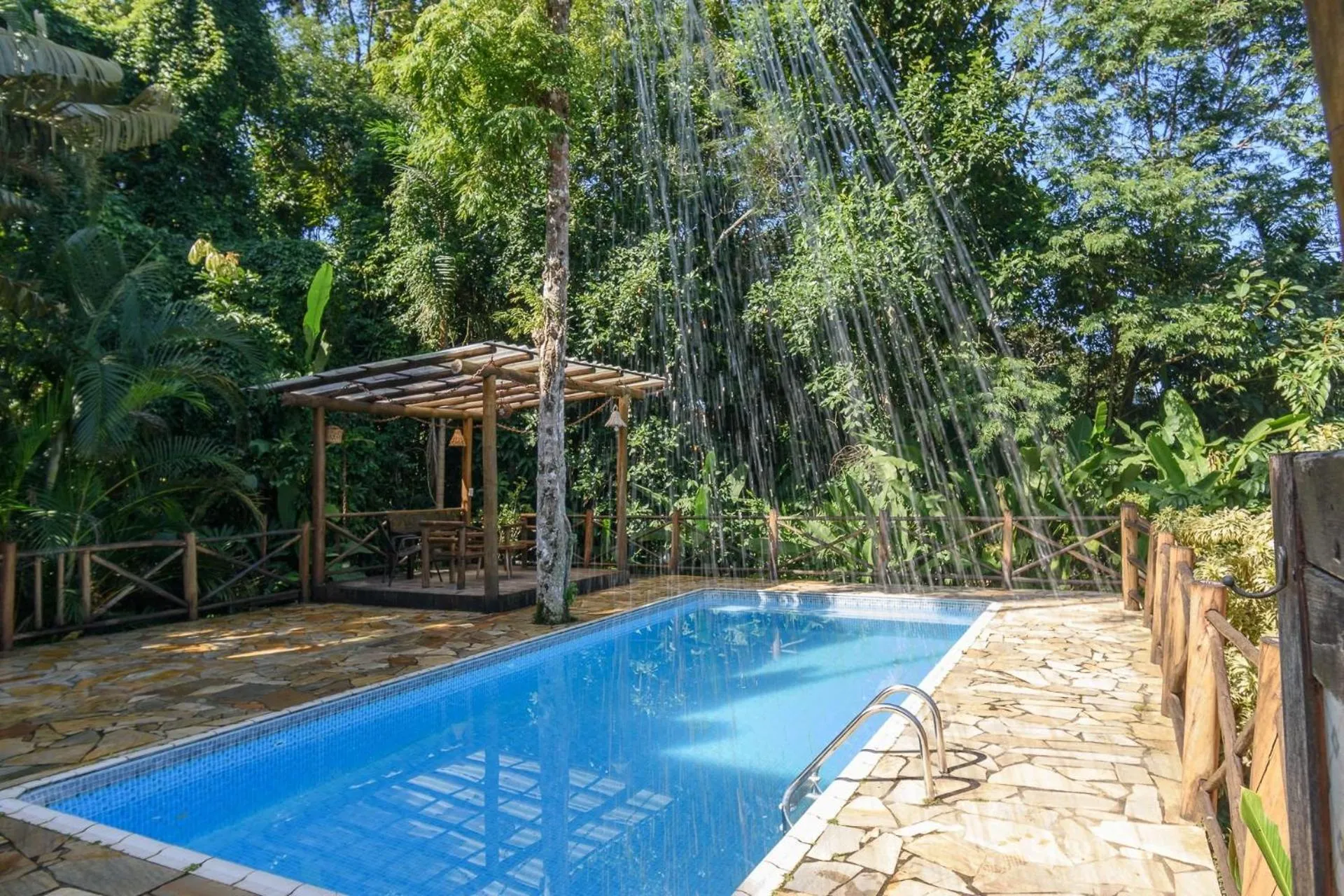 Swimming pool in Chalés Yababali Lagoinha
