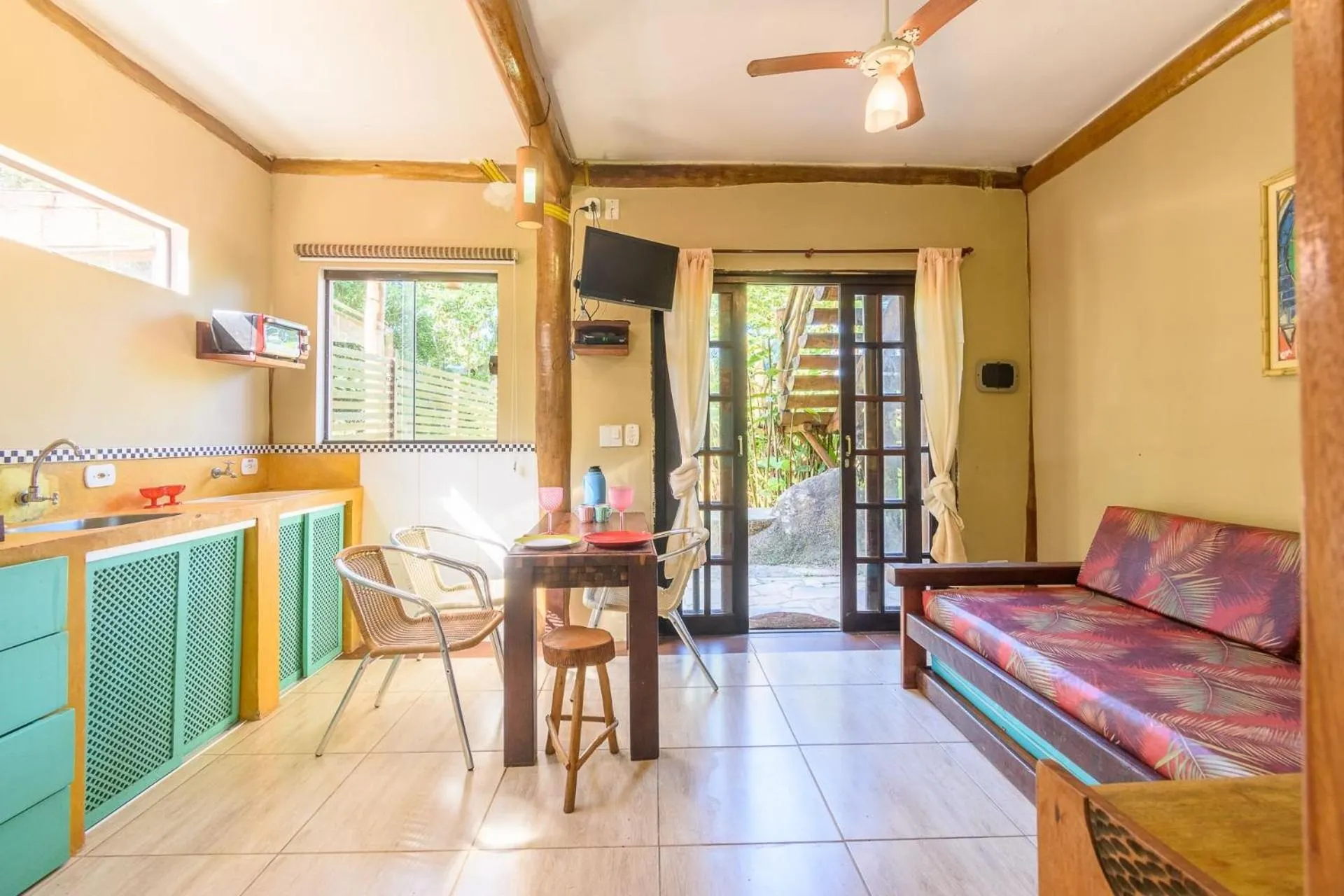 Kitchen or kitchenette in Chalés Yababali Lagoinha