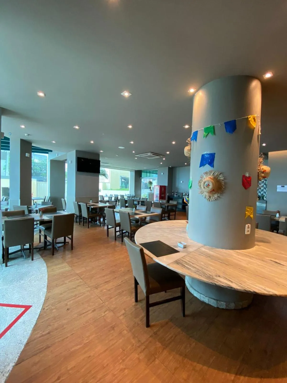 Restaurant/places to eat in Flat Beira Mar Piedade