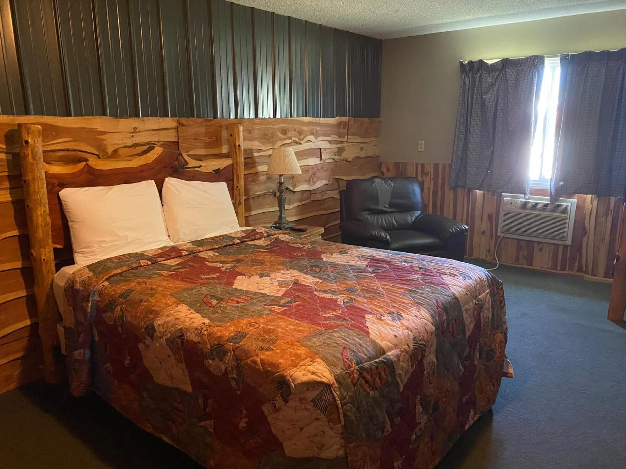 Bed in Celebrity Inn