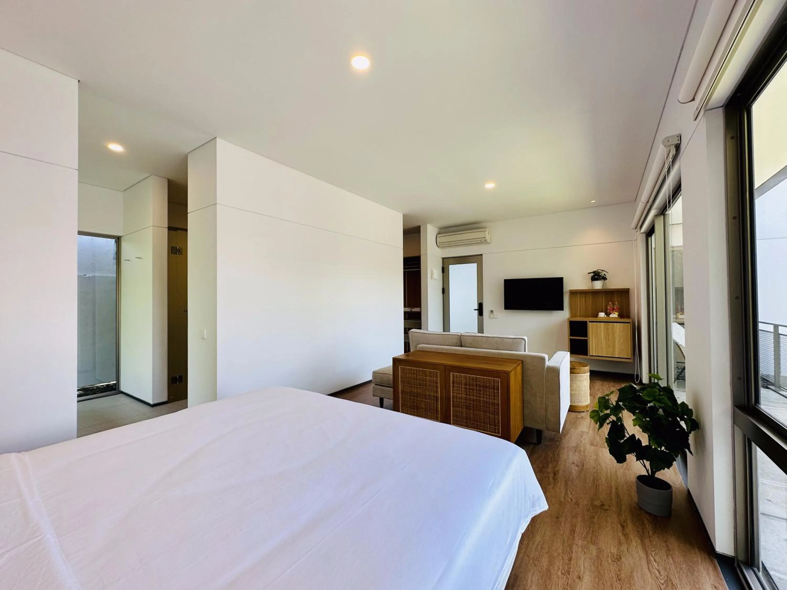 Photo of the whole room, Bed in Bungalow Homes