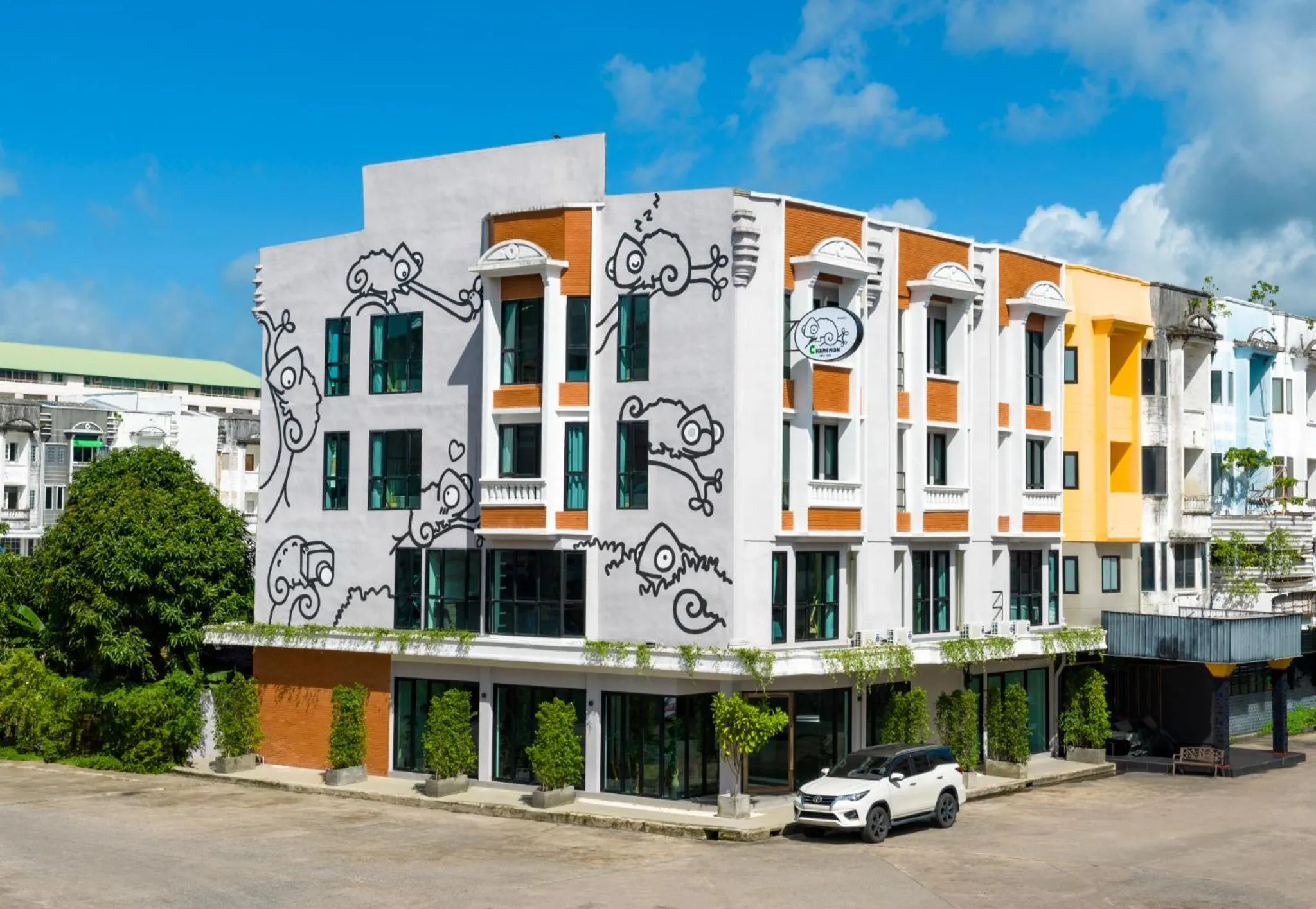 Property building in Chamemon Bed Phuket Town